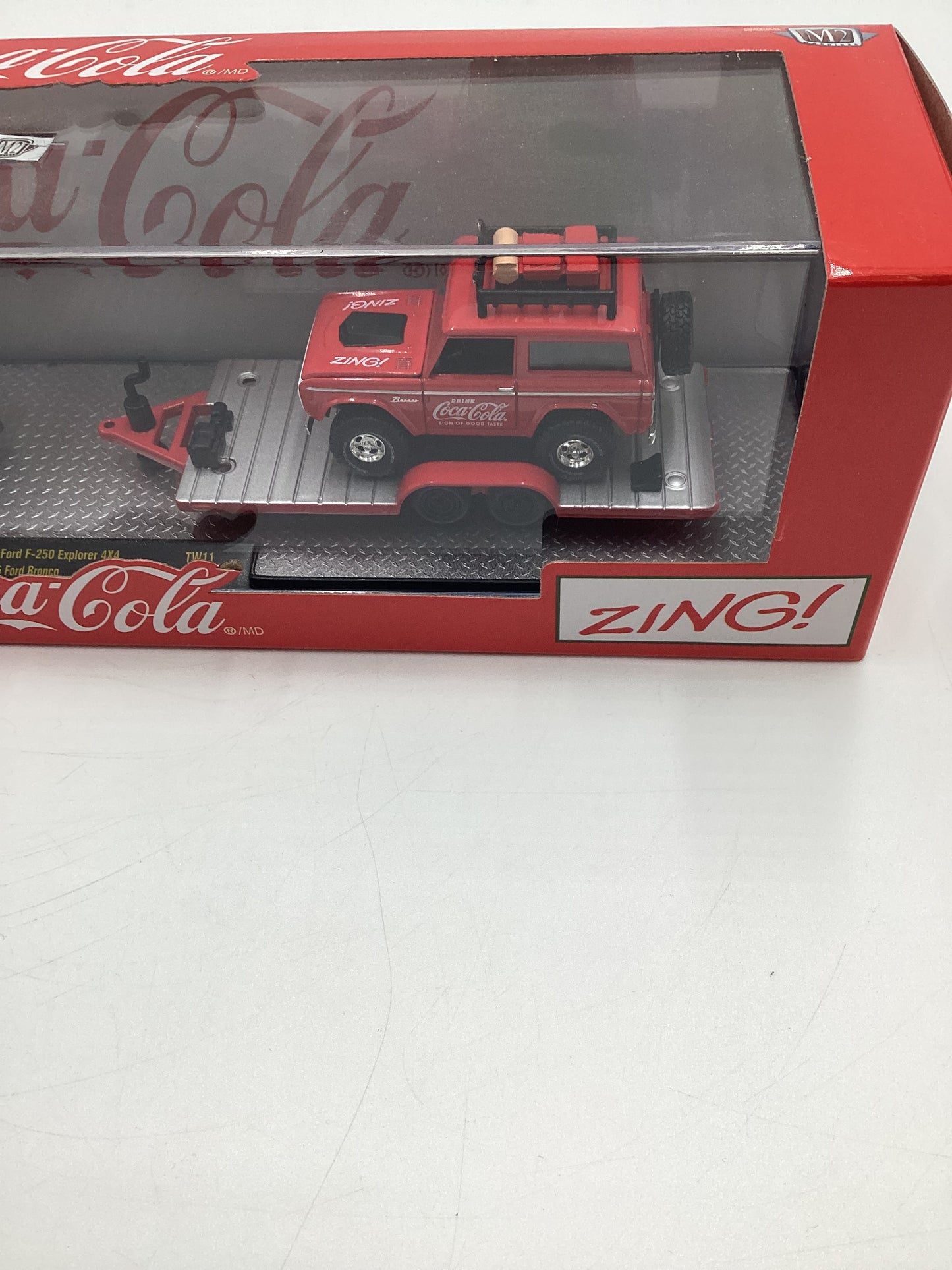 M2 Machines Auto Haulers Coca Cola 1972 Ford F-250 & 1966 Ford Bronco TW11