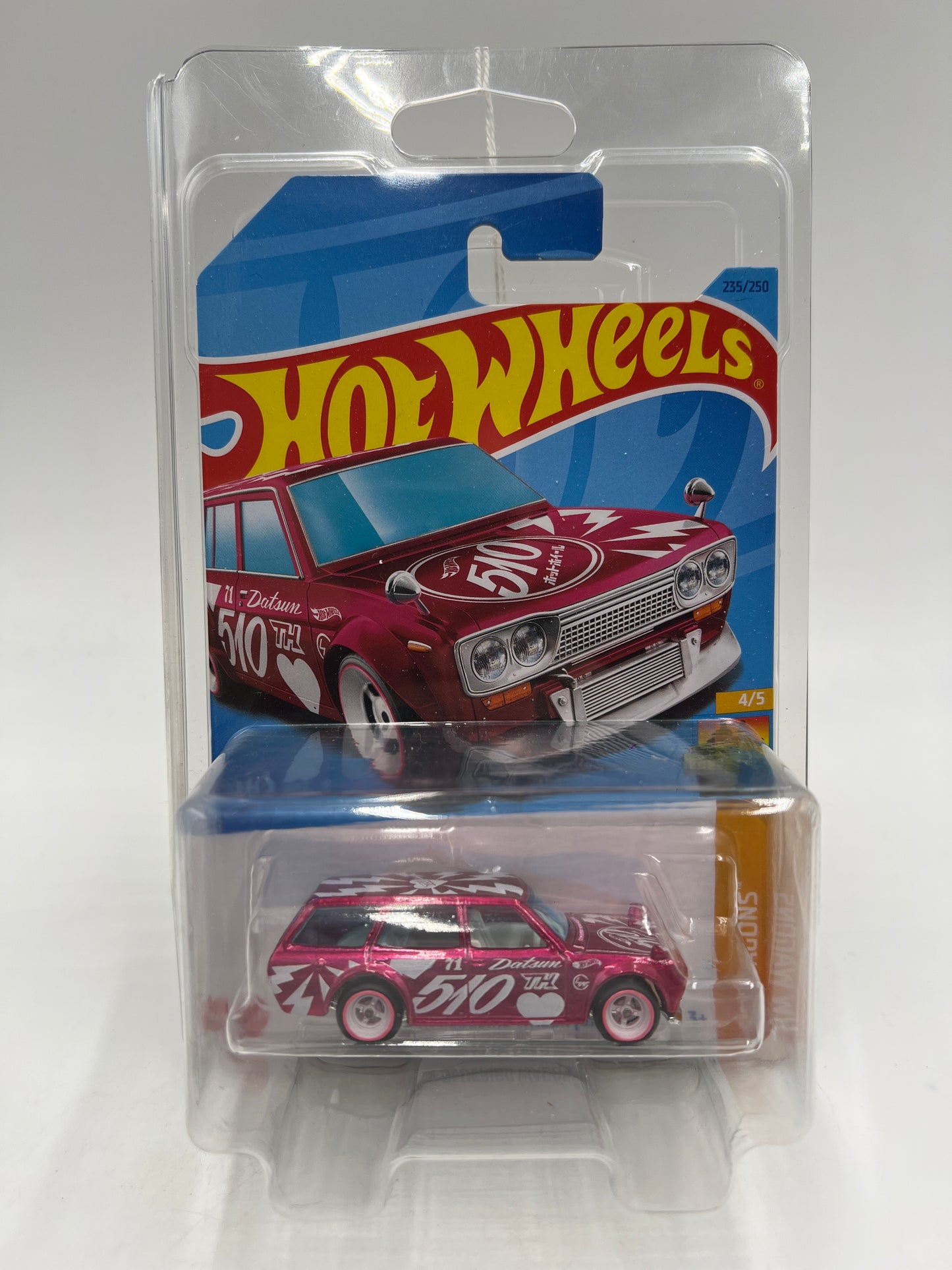 2023 Hot Wheels Super Treasure Hunt Intl Card #235 Datsun Bluebird Wagon 510 Pink W/Protector