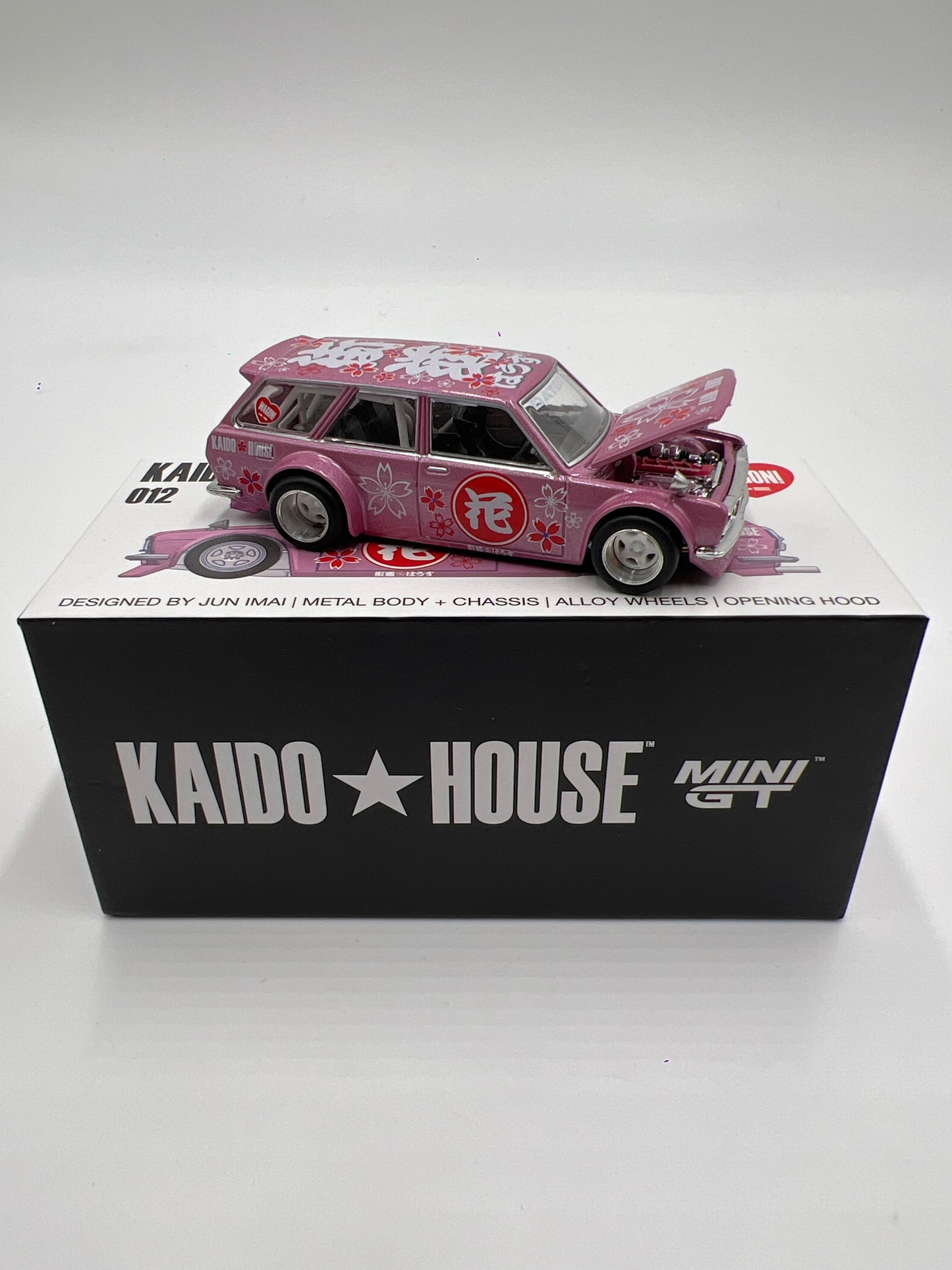 Mini GT Kaido House #012 Datsun 510 Wagon Pink