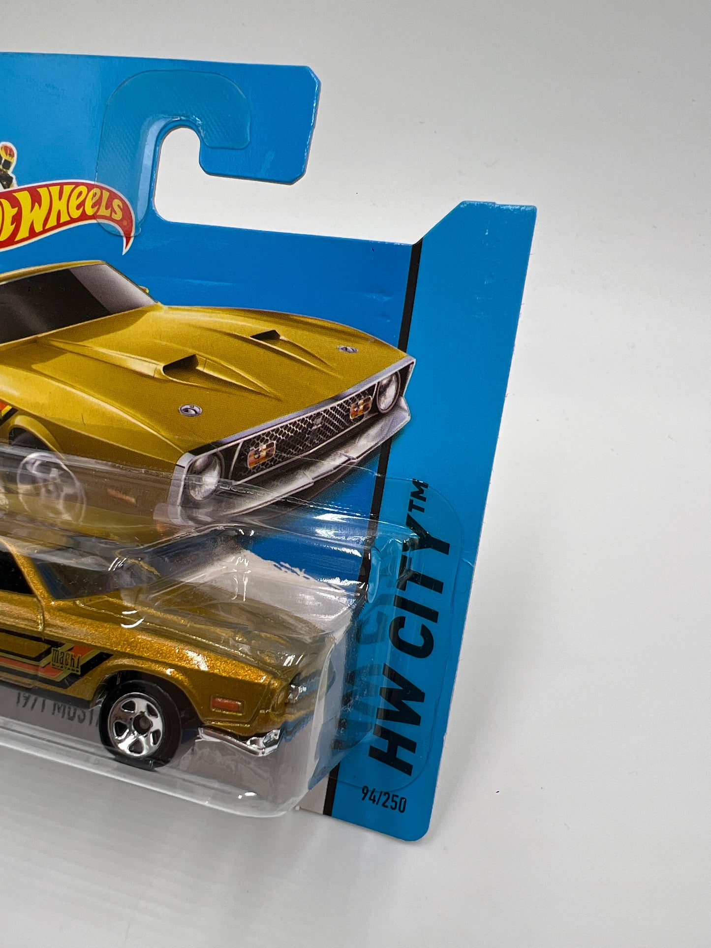 2014 Hot Wheels Short Card HW City #94 1971 Mustang Mach 1 Gold W/Protector 1