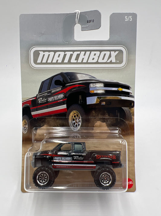 2025 Matchbox Parts Delivery Trucks #5 Chevrolet Silverado 4x4 Black Skyjacker 157F