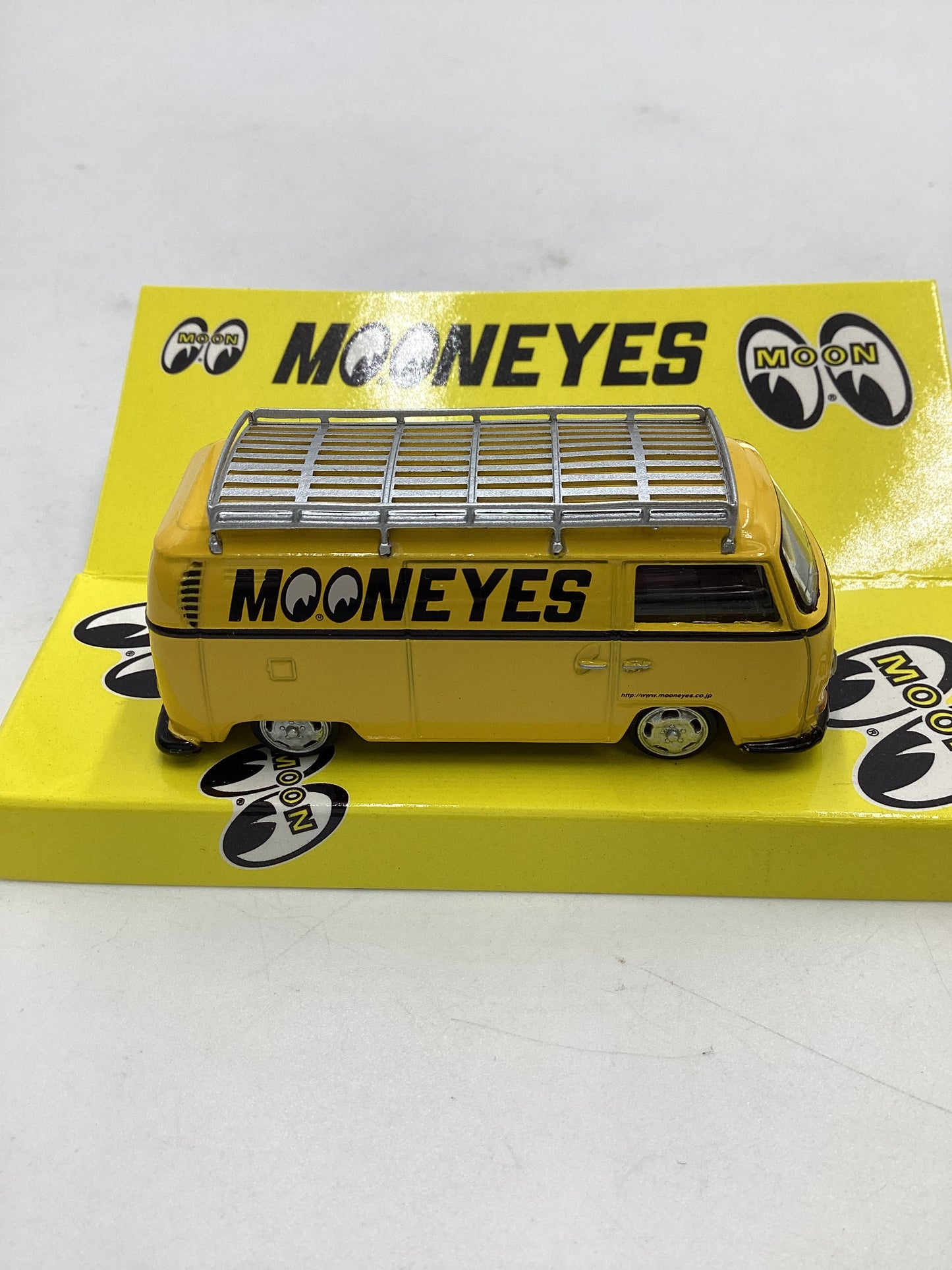 Tarmac Works x Mooneyes Collab64 Volkswagen Type II [T-2] Panel Van