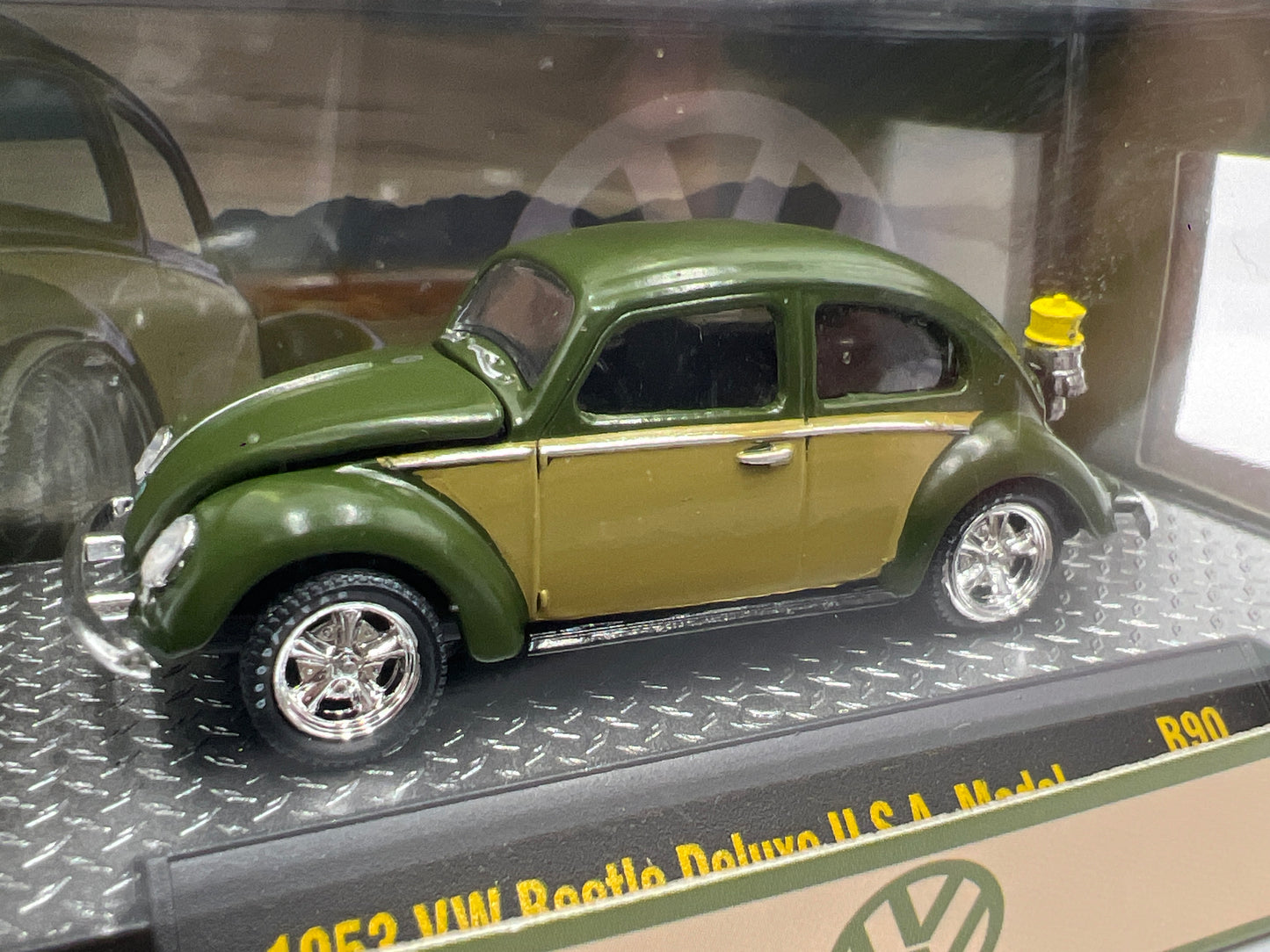 2025 M2 Machines 1953 VW Beetle Deluxe USA Model Green R90