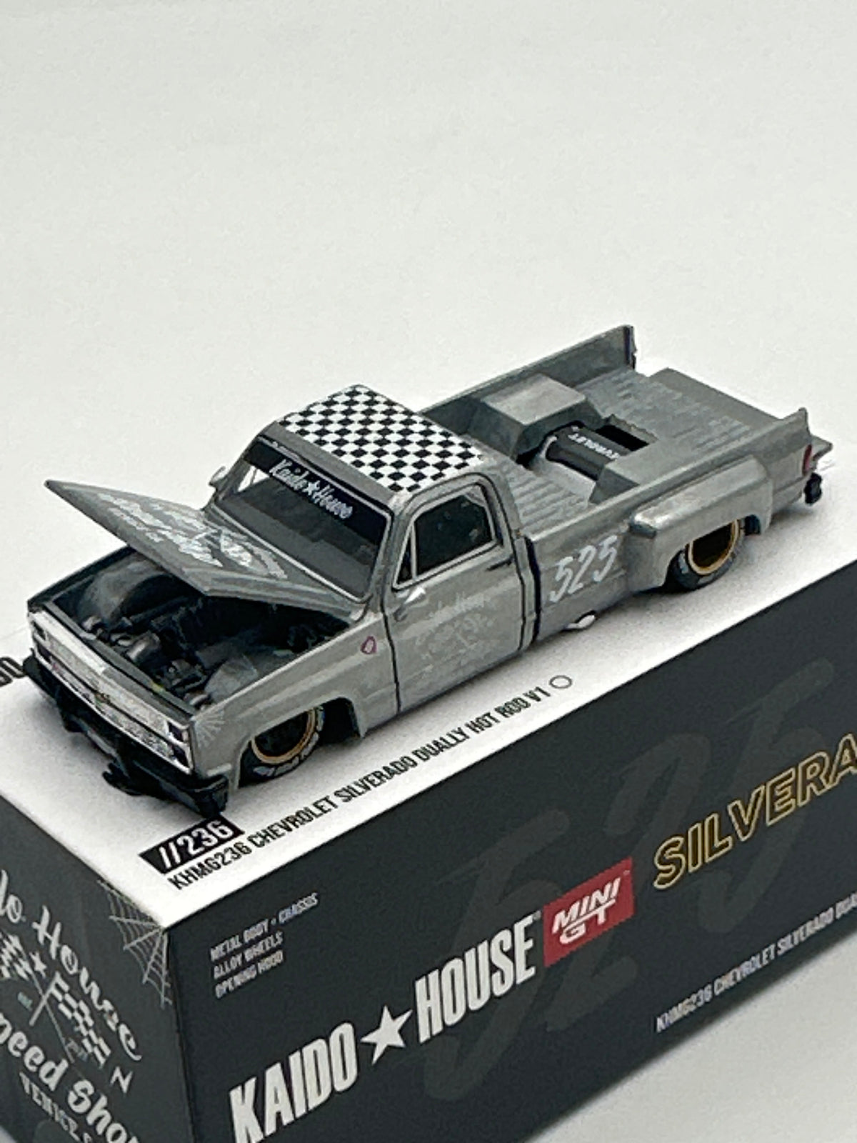 Mini GT Kaido House #236 Chevrolet Silverado Dually Hot Rod V1 CHASE