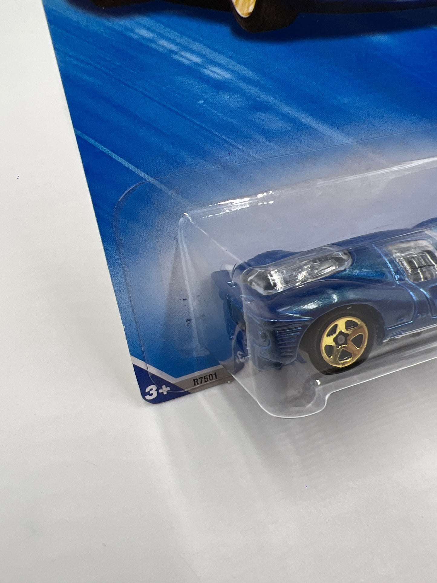 2010 Hot Wheels Garage #76 Ferrari 330 P4 gold 5 spoke Blue SR