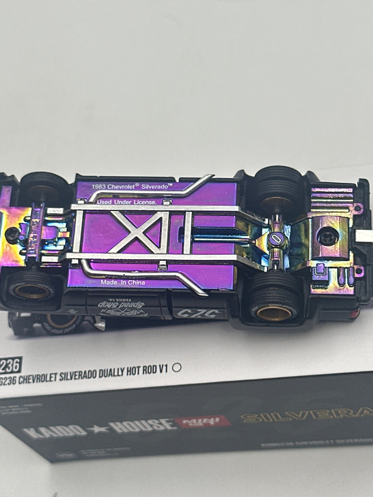 Mini GT Kaido House #236 Chevrolet Silverado Dually Hot Rod V1