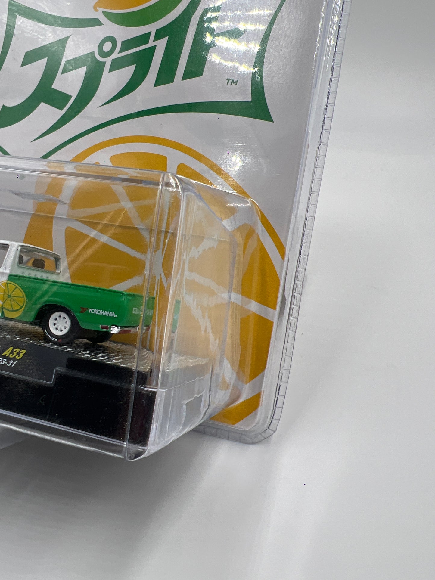 M2 Machines Sprite 1978 Datsun Truck White/Green A33 194E