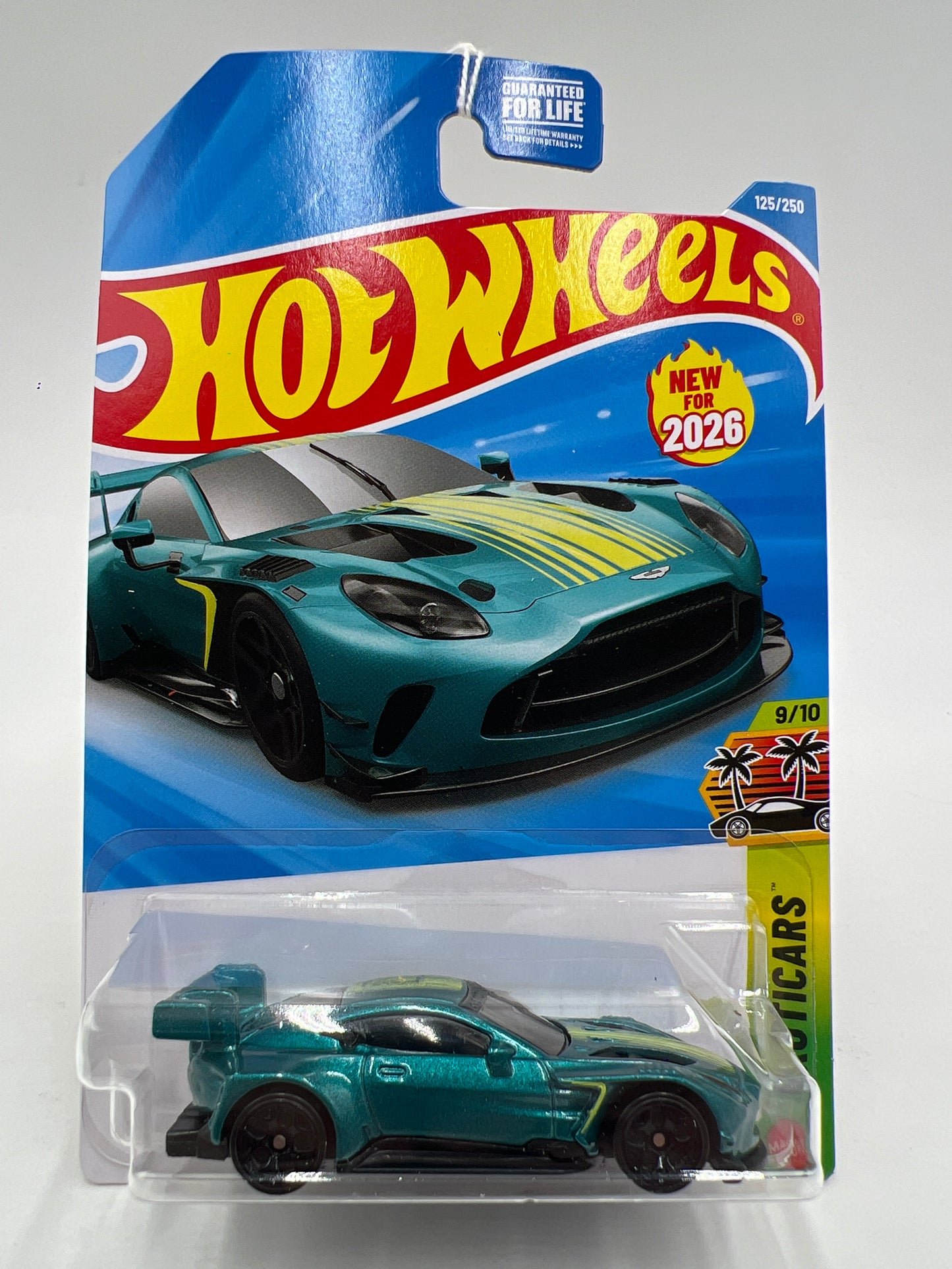 2026 Hot Wheels F Case #125 2024 Aston Martin Vantage GT3 Blue