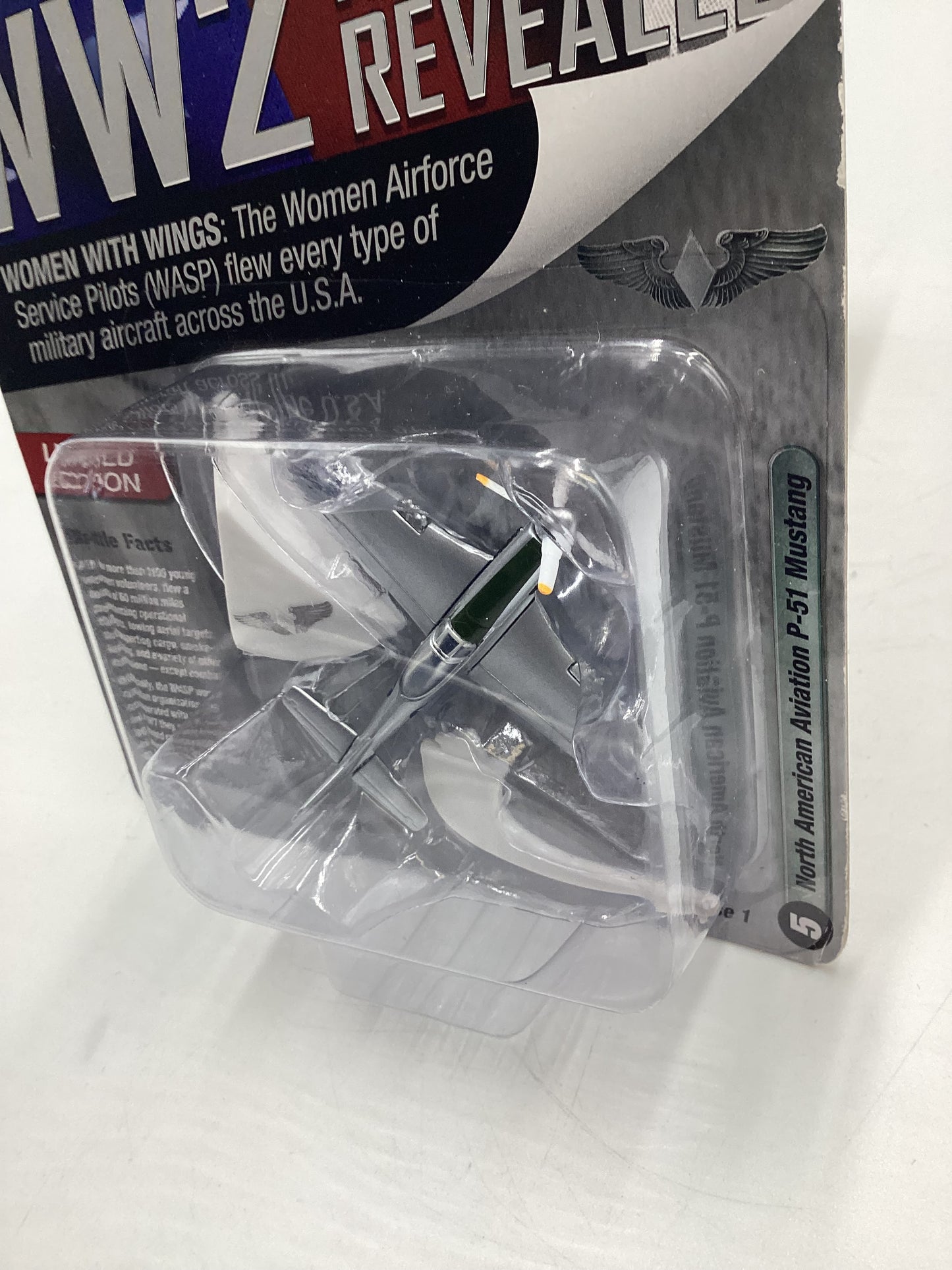 Johnny Lightning WW2 History Revealed Release 1 Version A North American Aviation P-51 Mustang White Lightning Chase