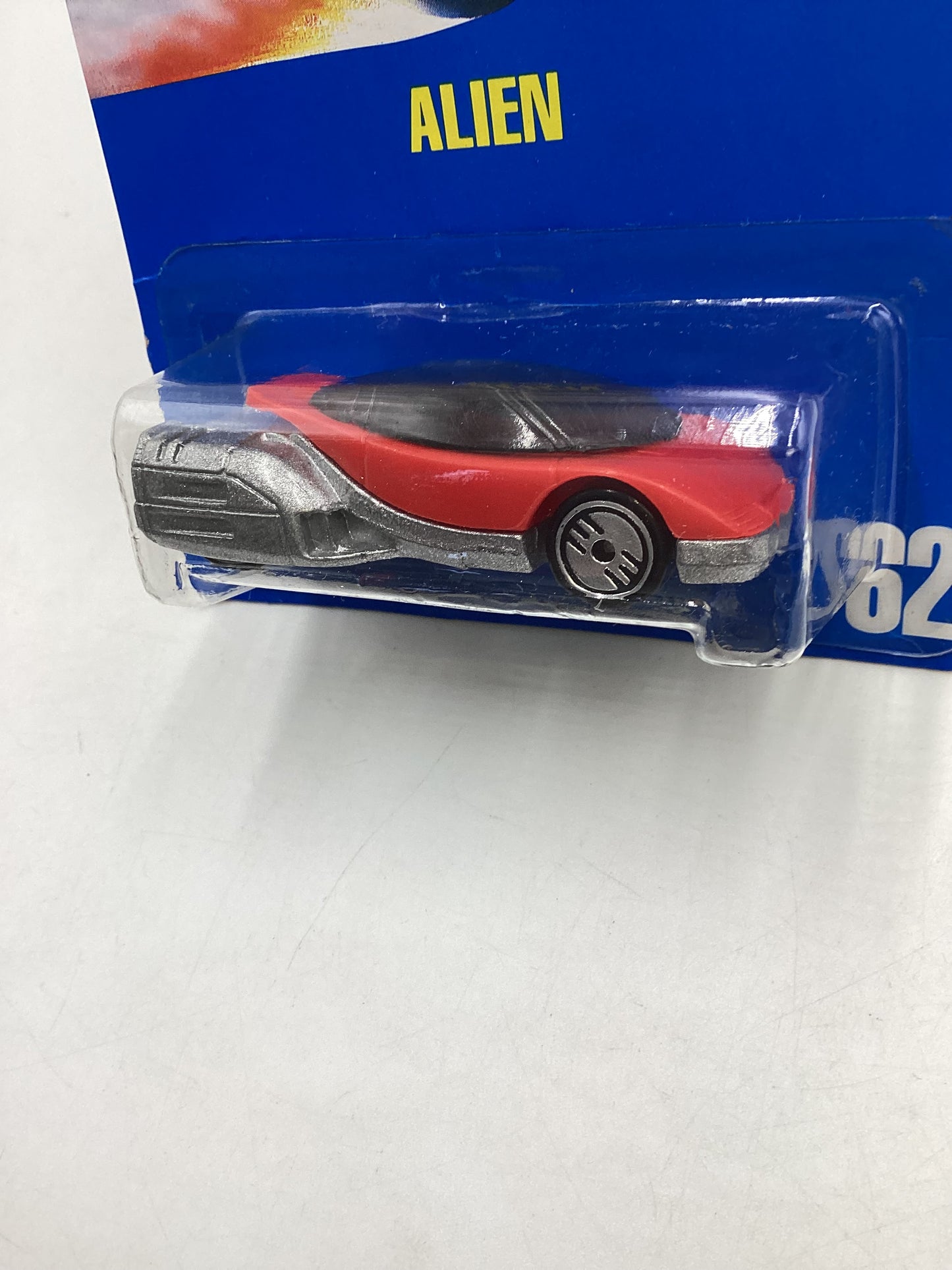 Hot Wheels Blue Card Collector No. 62 Alien Red UH Chrome Wheels 239H