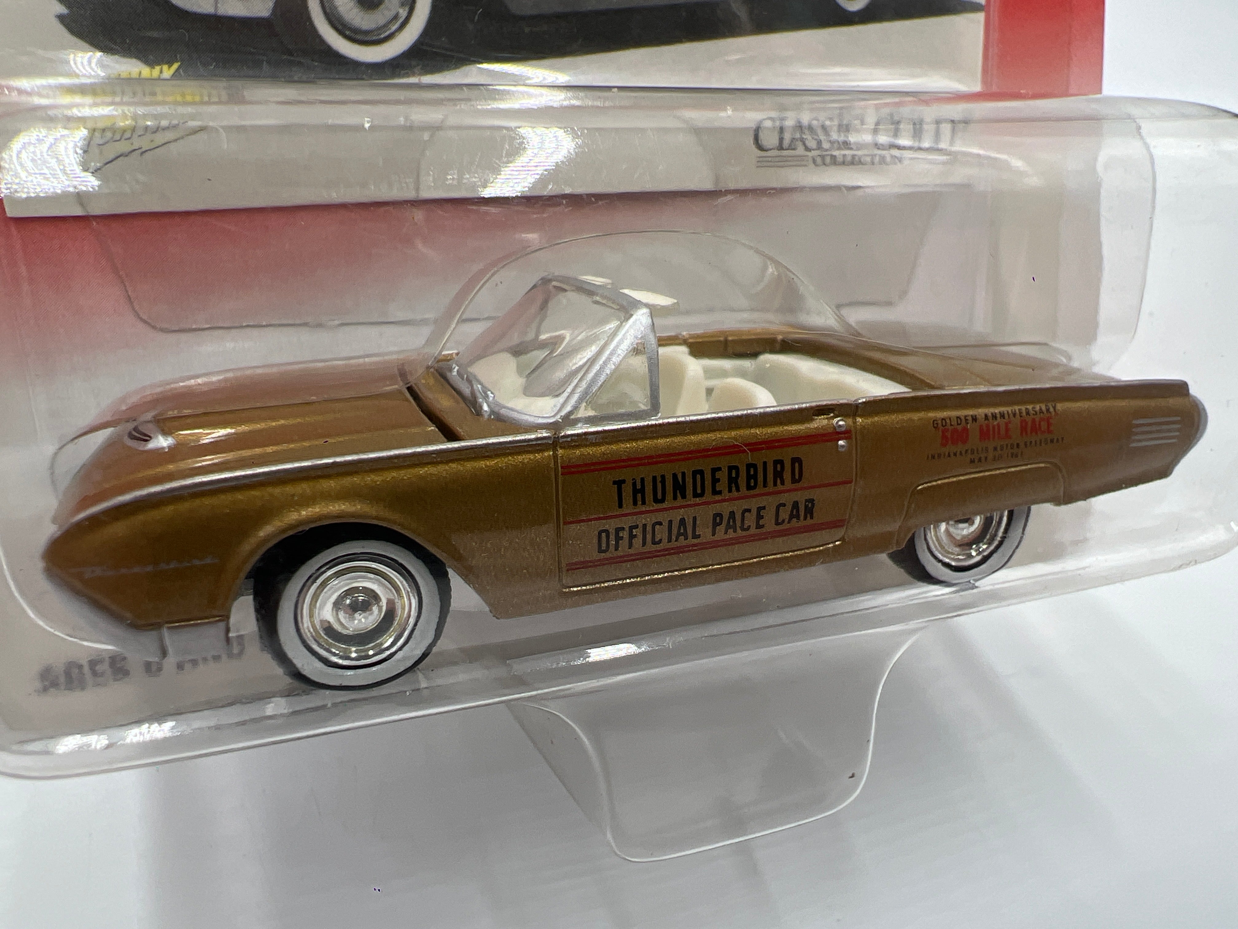 Johnny Lightning Classic Gold Collection 1961 Ford Thunderbird