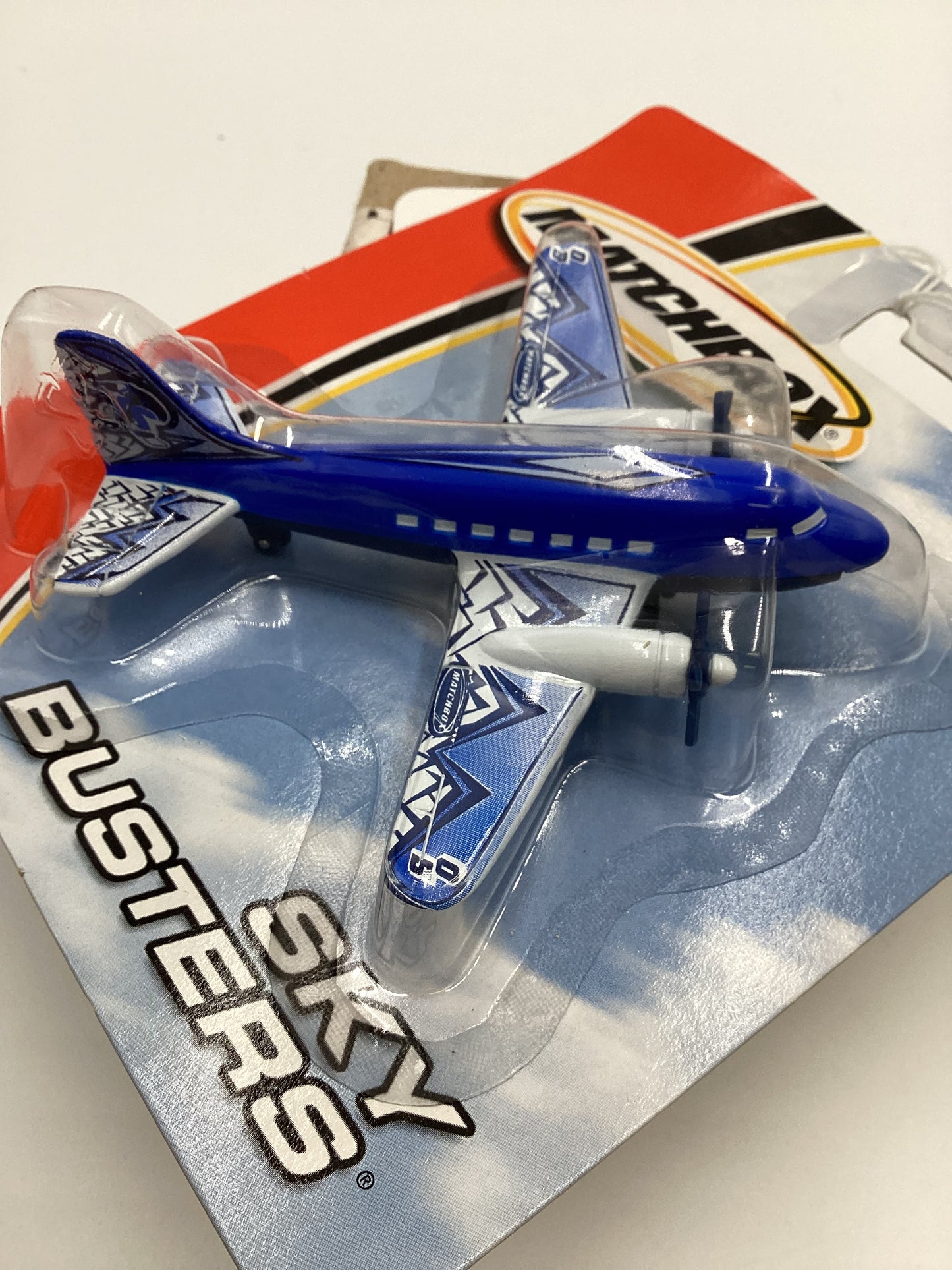 2004 Matchbox Skybusters 68982 Airliner Blue 114D