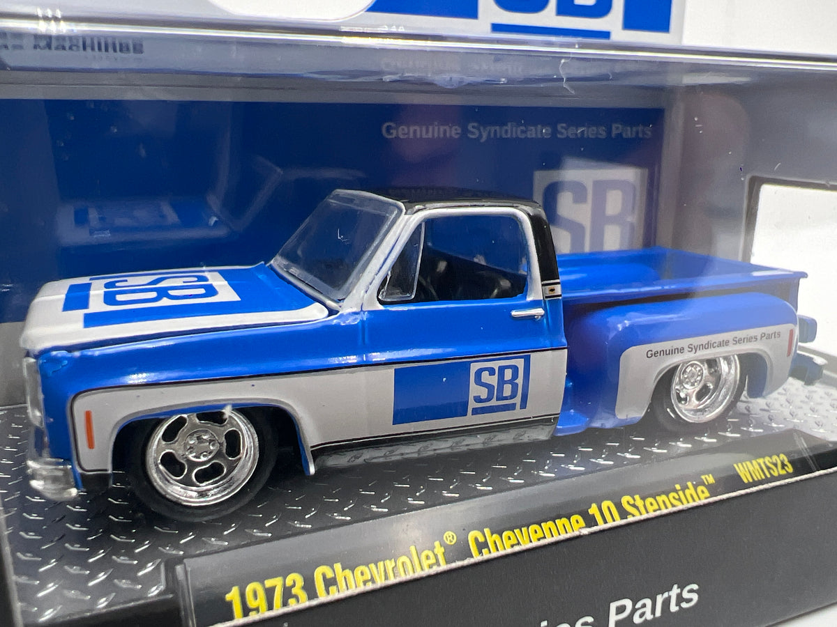 M2 Machines WMTS23 Squarebody Syndicate 1973 Chevrolet Cheyenne 10 Stepside Dark Blue