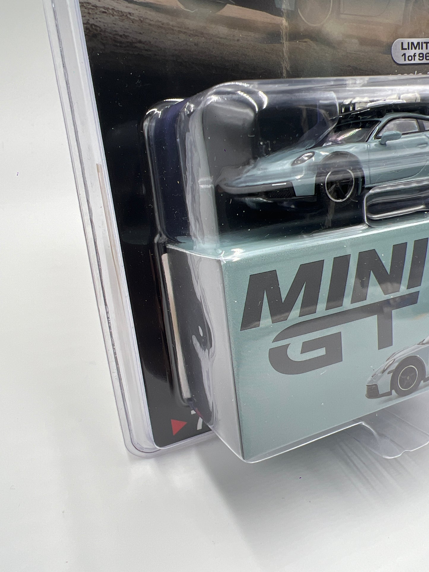 Mini GT Mijo Exclusives #780 Porsche 911 Dakar Shade Green