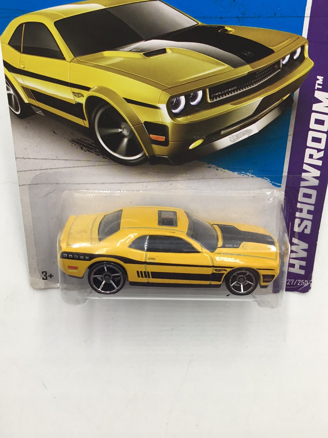 2013 Hot wheels #227 2008 Dodge Challenger SRT8 S1