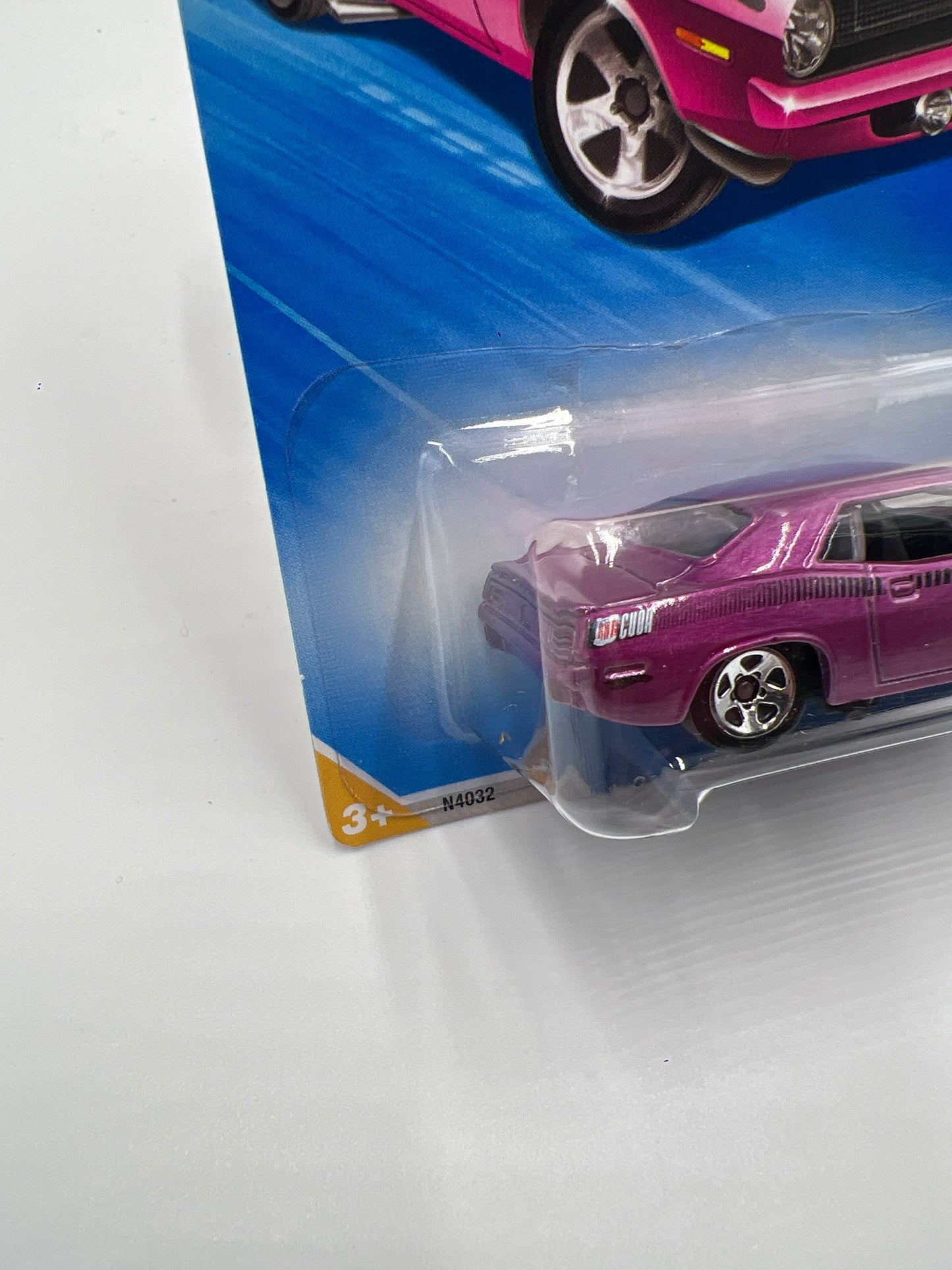 2009 Hot Wheels New Models #29 70 Plymouth AAR Cuda Magenta 47G