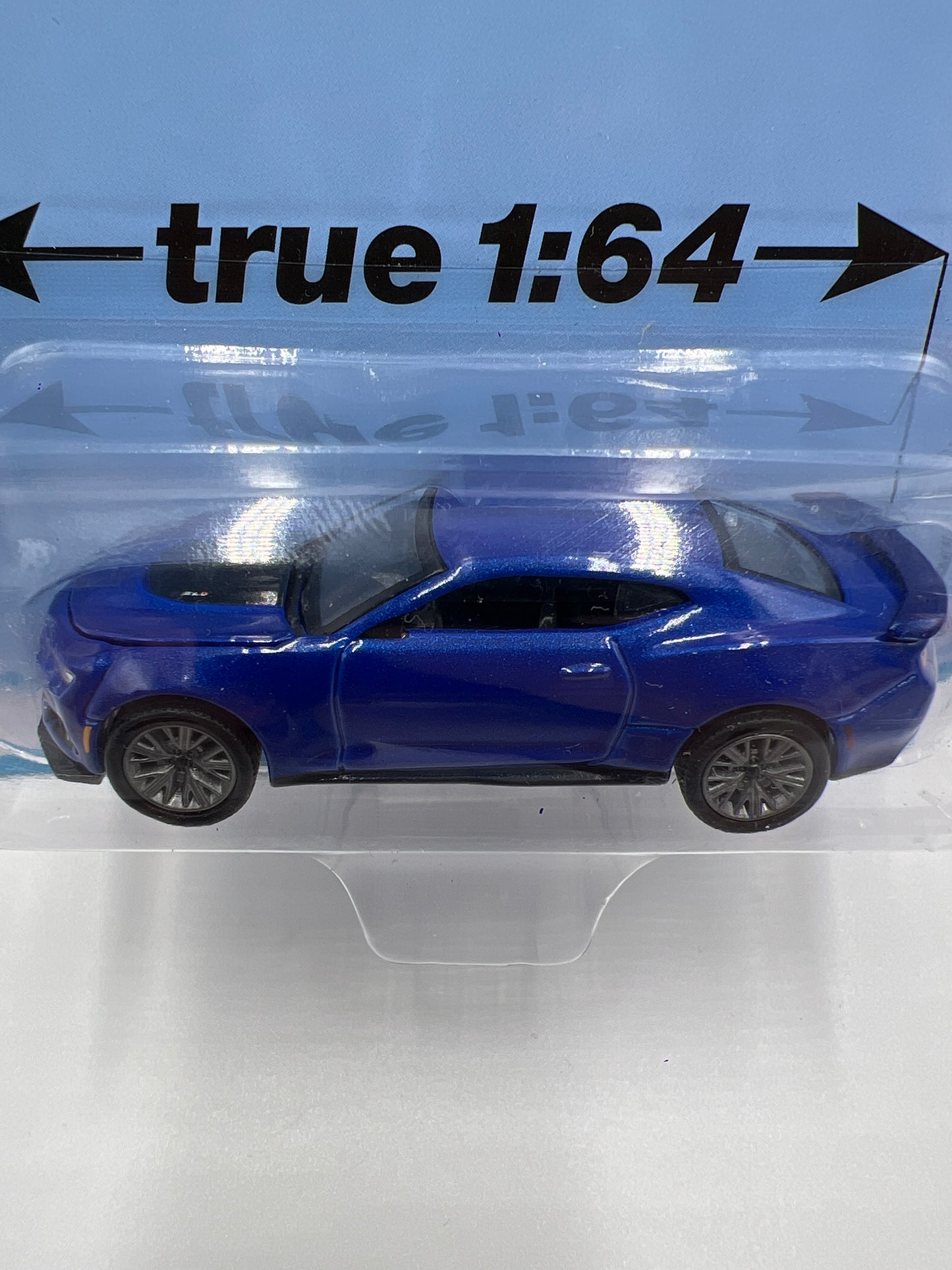 Auto World Modern Muscle Release 1 Version A 2018 Chevy Camaro ZL1 Hyper Blue 186A