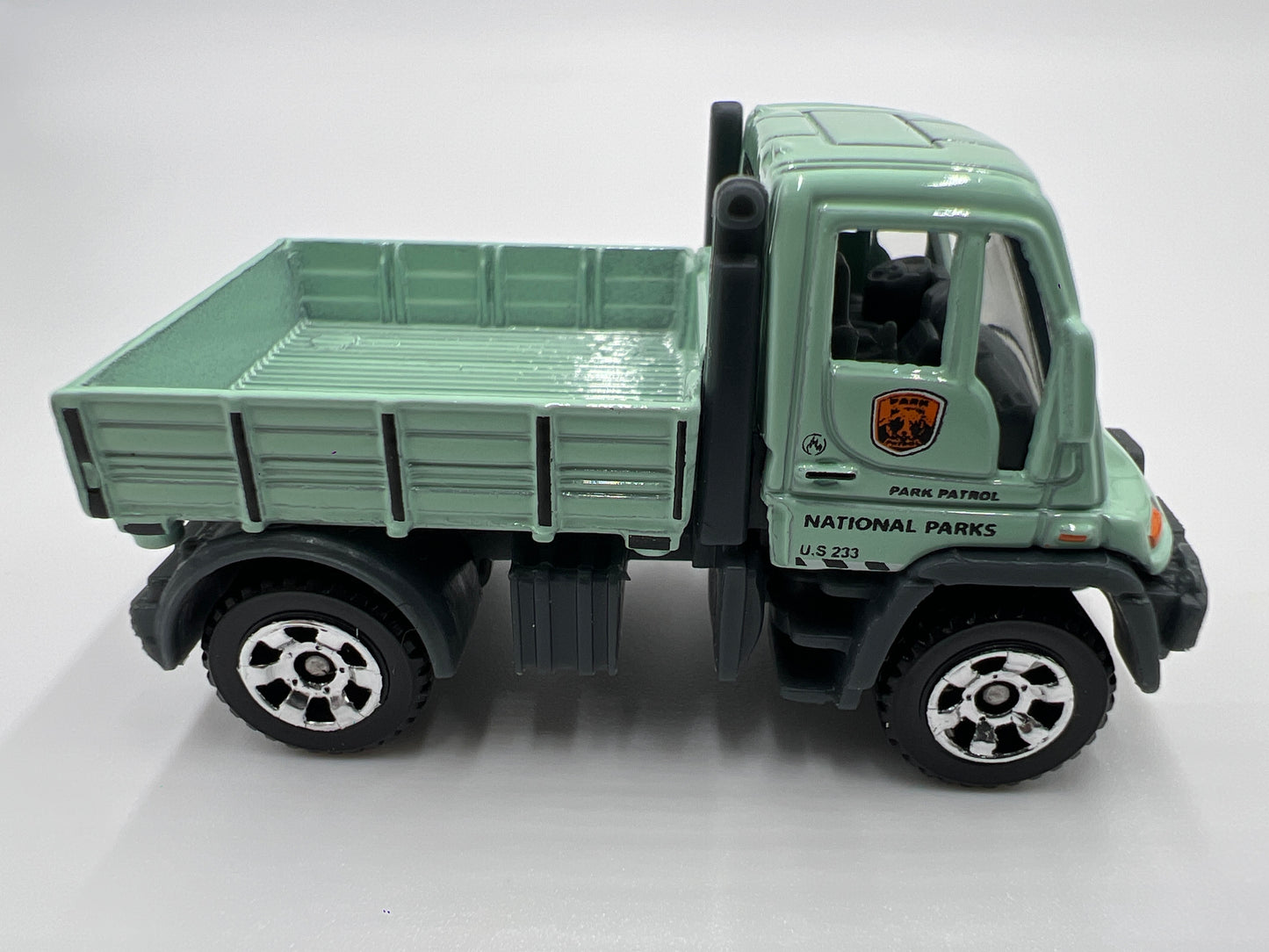 Matchbox National Parks Mercedes Unimog U300 Green Loose