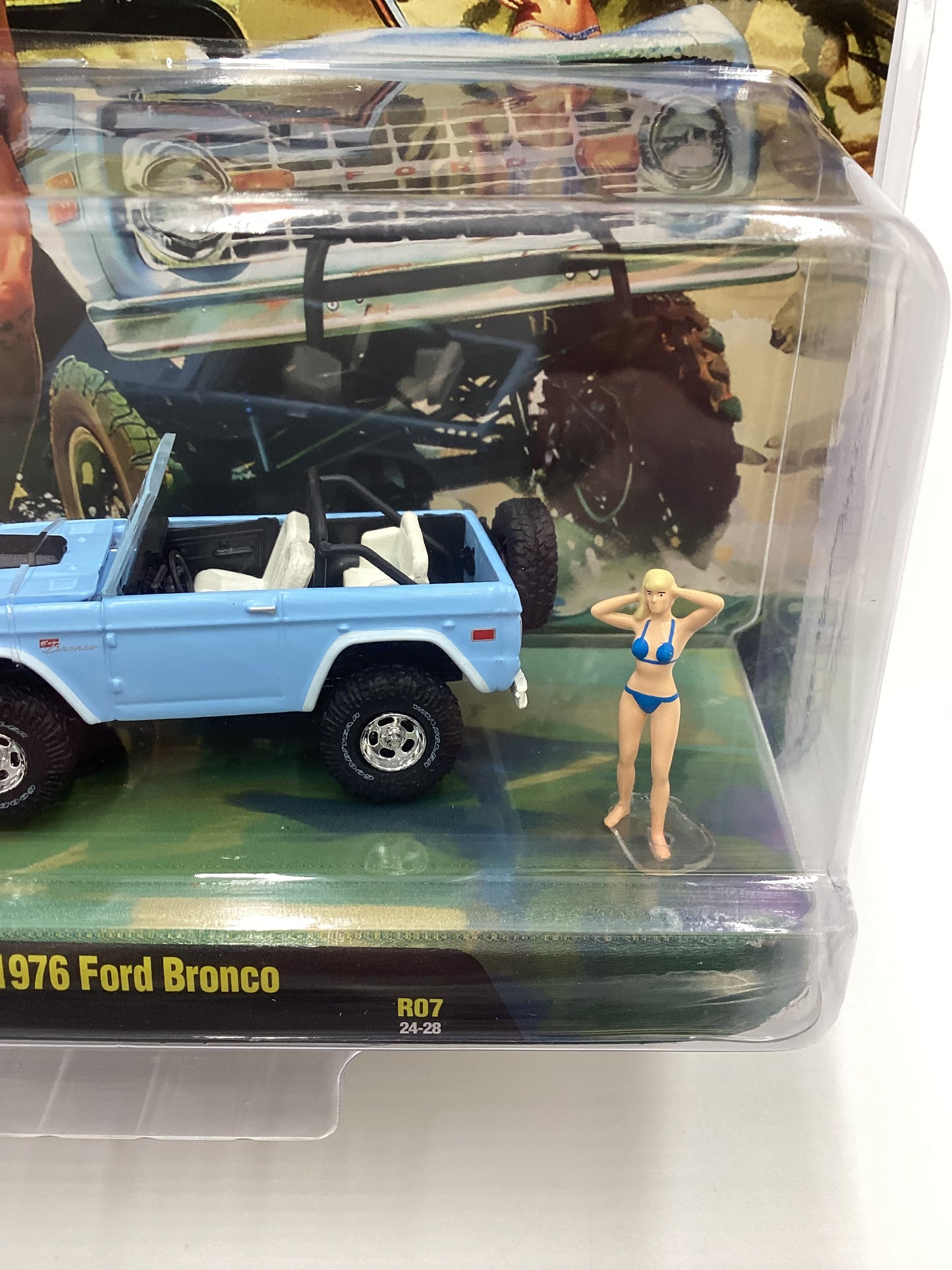 M2 Machines Diorama 1976 Ford Bronco R07 Light Blue 197F