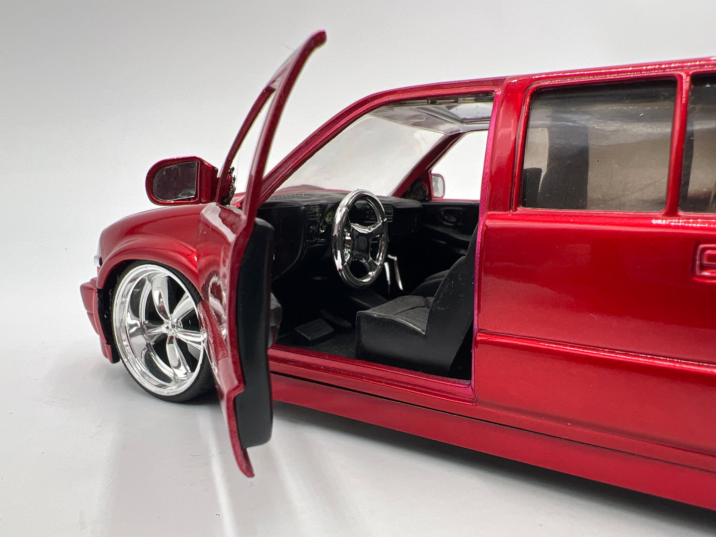 Jada 1/24 Scale Dub City 2000 Chevrolet S-10 Red Loose