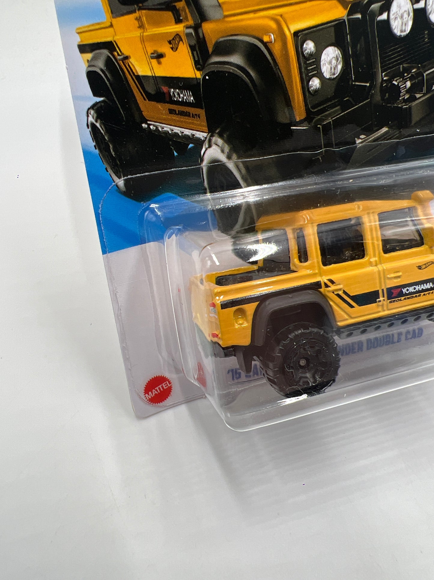 2025 Hot Wheels Q Case Dirt #179 15 Land Rover Defender Double Cab Yellow 61E