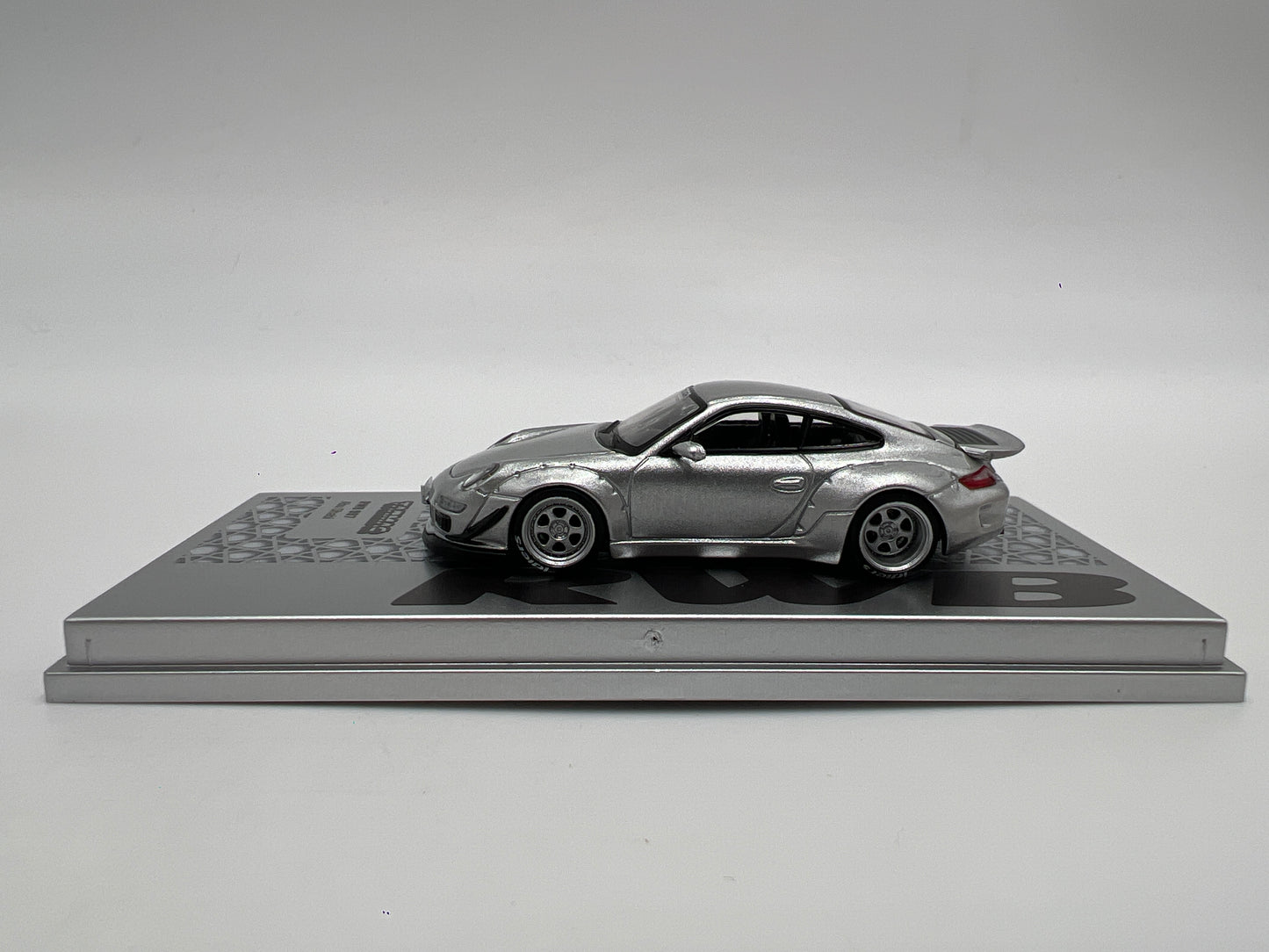 Tarmac Works x Hobby 64 Porsche RWB 997 Abu Dhabi Silver