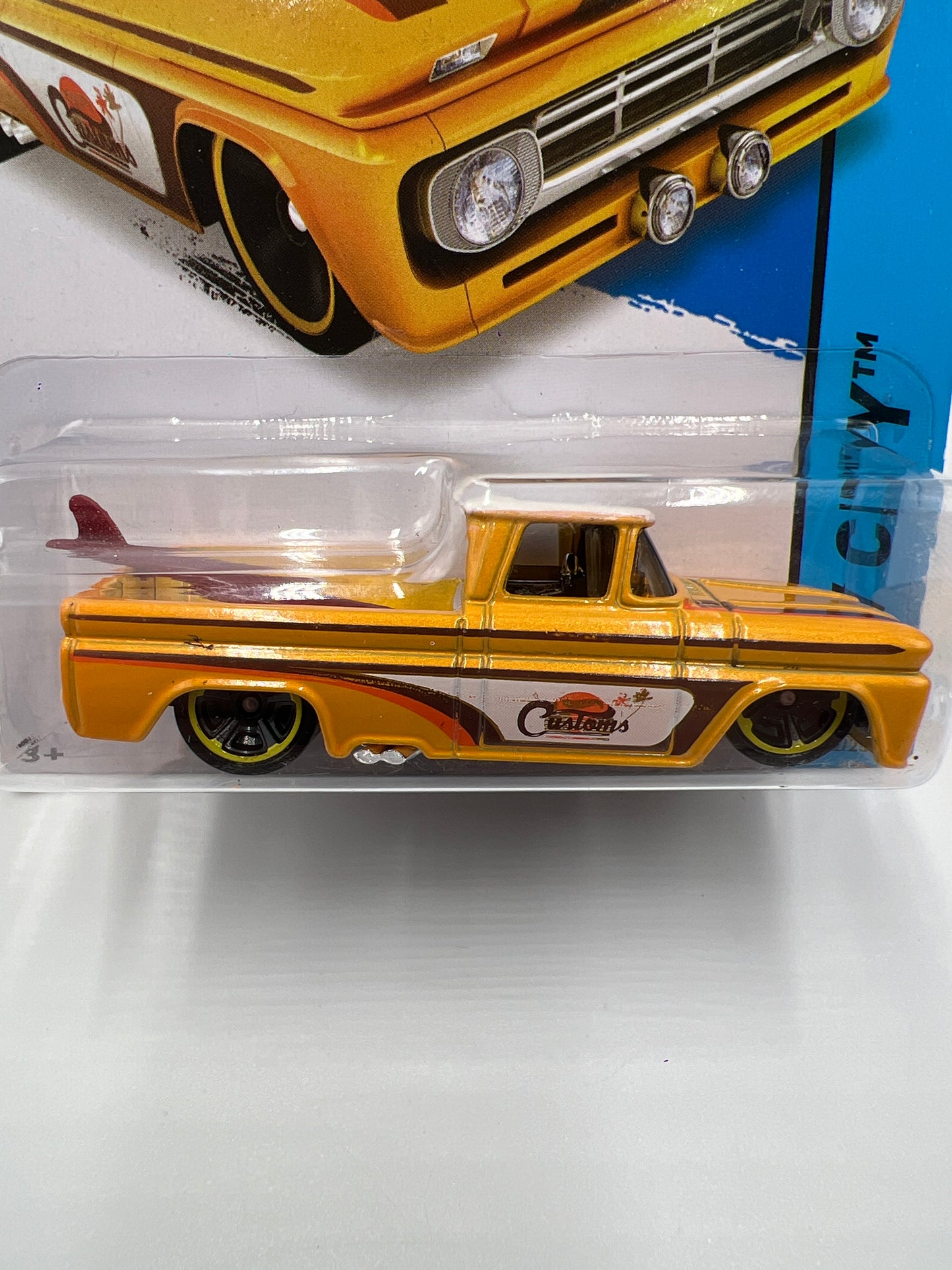 2015 Hot Wheels City #72 Custom 62 Chevy Yellow (Card Not Perfect) 16D