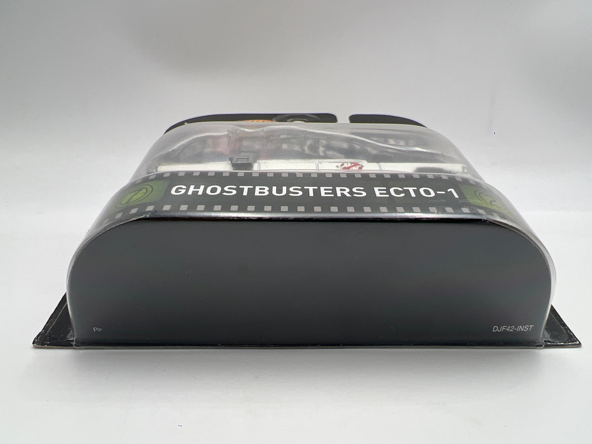 Hot Wheels Retro Entertainment Ghostbusters Ecto-1 White W/Protector