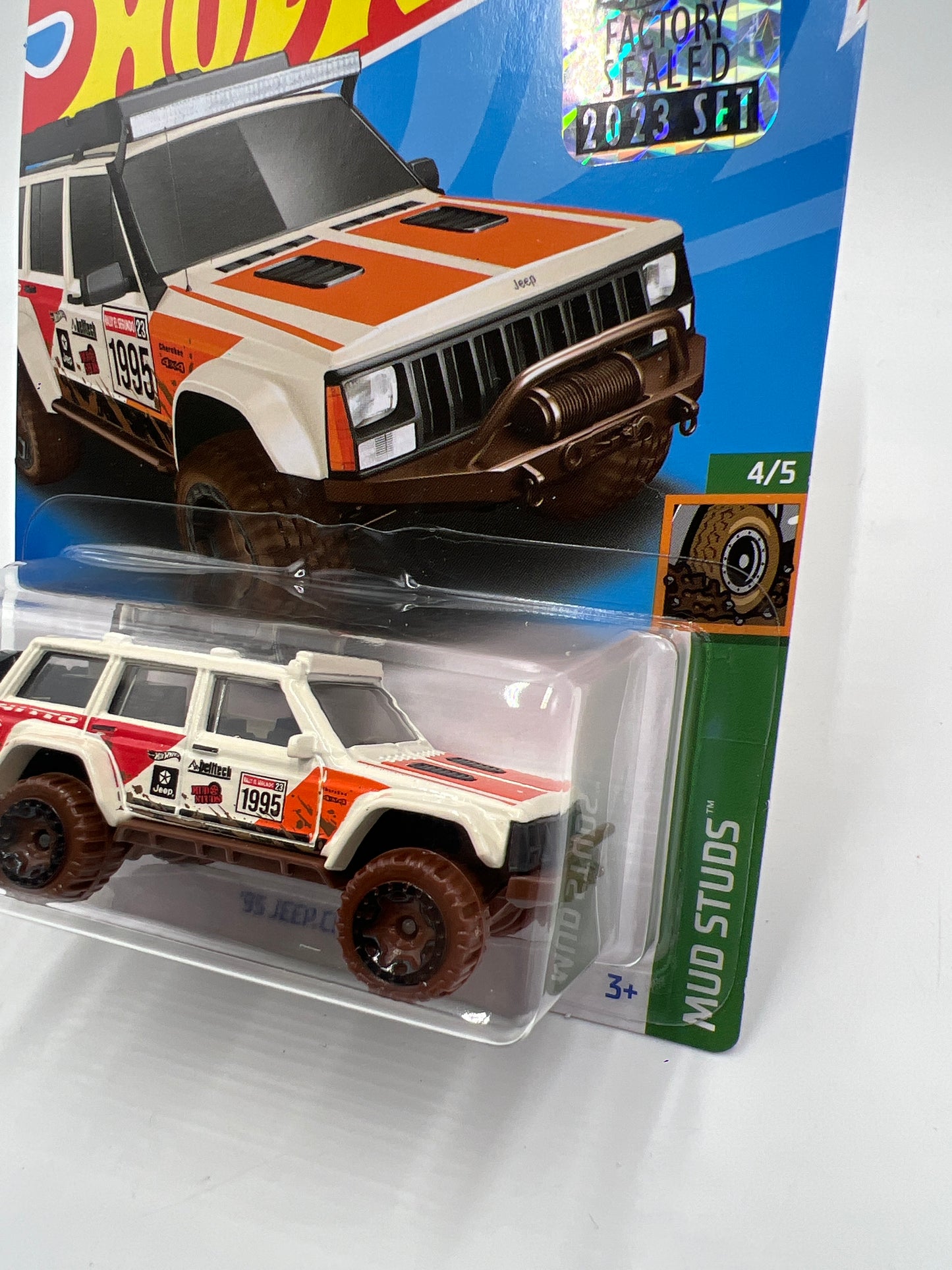 2023 Hot Wheels J Case Treasure Hunt #176 95 Jeep Cherokee Factory Sealed *Bad Card* 275A