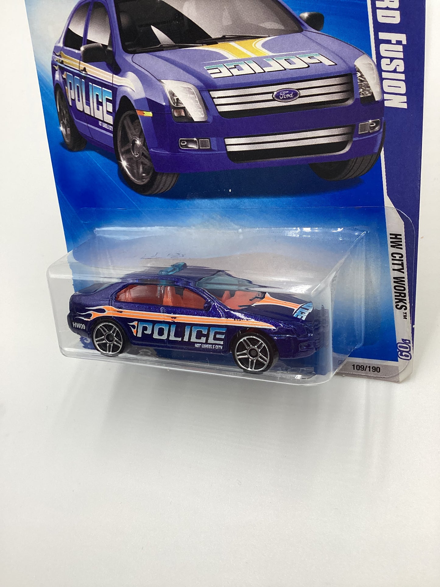 2009 Hot Wheels #109 Ford Fusion Police Blue 28G