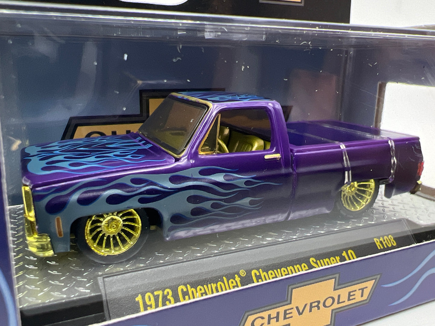 M2 Machines R108 CHASE 1973 Chevrolet Cheyenne Super 10 Purple