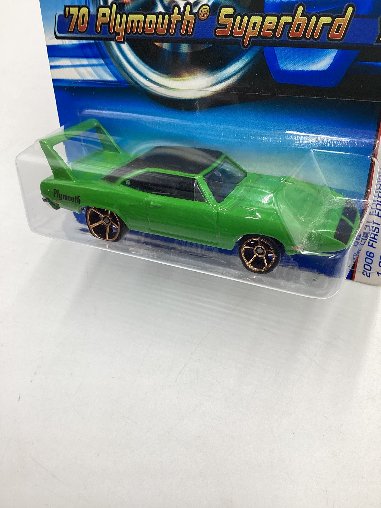 2006 Hot Wheels First Editions #001 70 Plymouth Superbird green FTE 37D *Vein on Card*