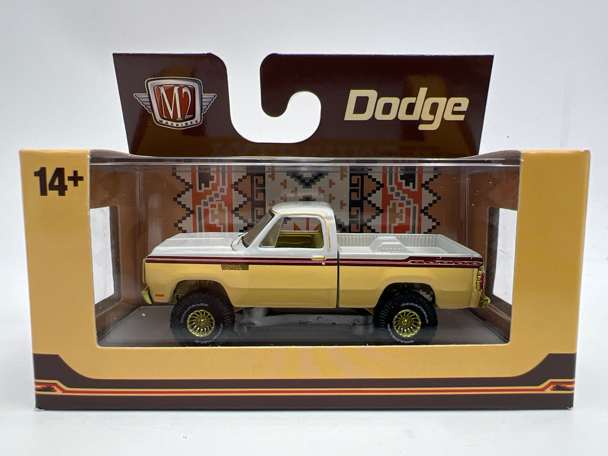 M2 Machines R111 CHASE 1979 Dodge Adventurer 150 Palomino