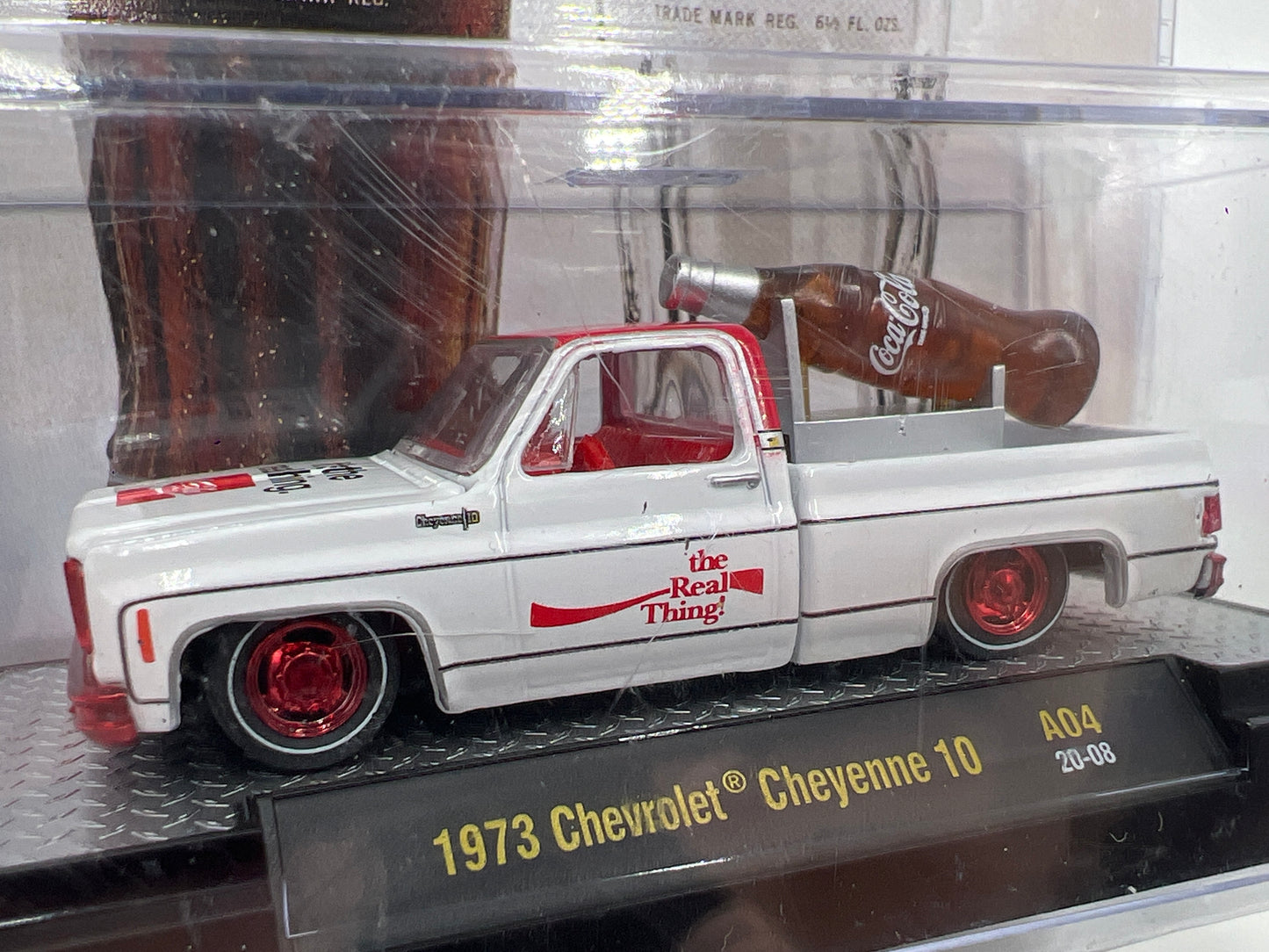 M2 Machines Coca Cola CHASE 1973 Chevrolet Cheyenne 10 White A04