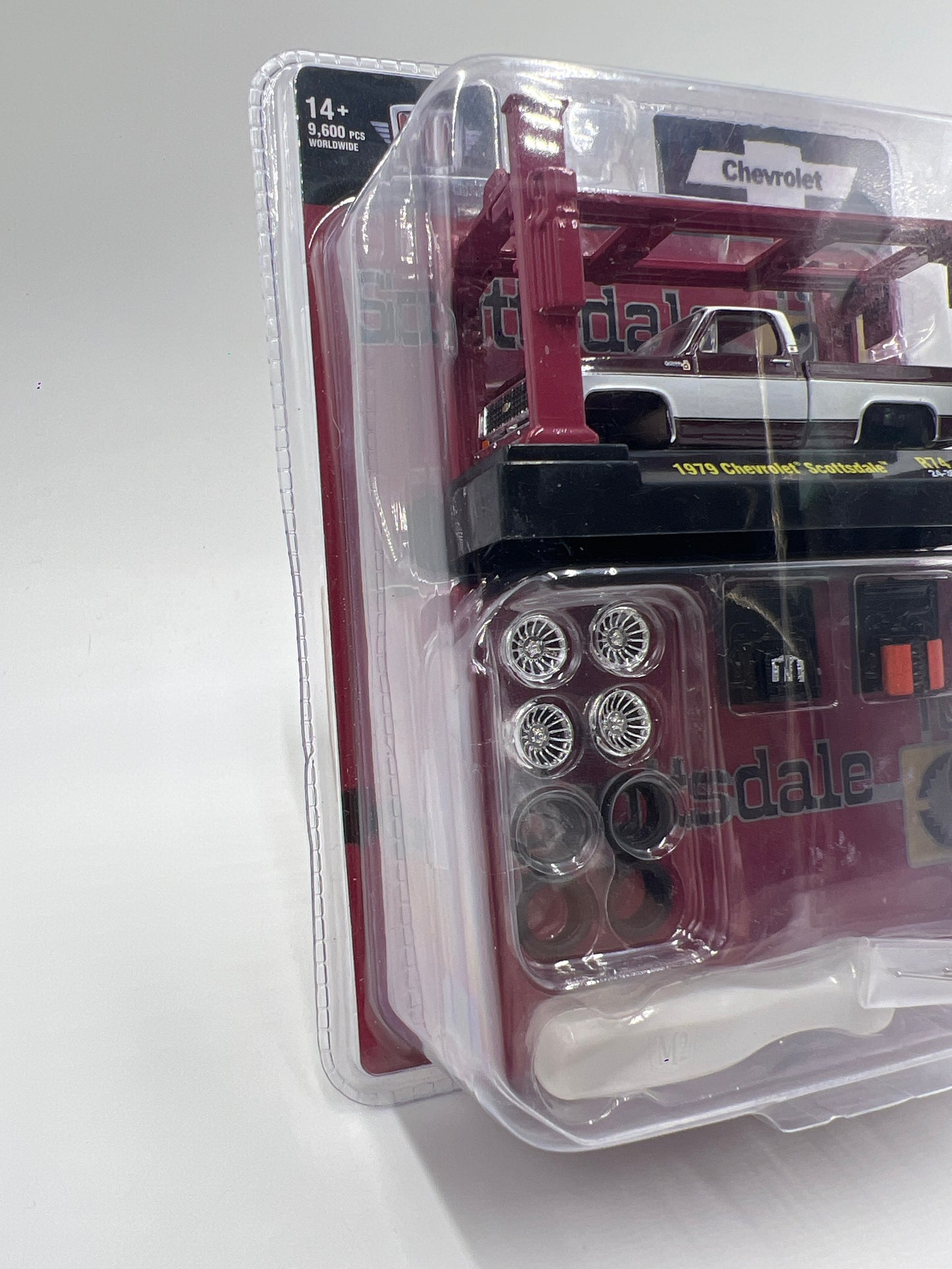 M2 Machines Model Kits 1979 Chevrolet Scottsdale R74