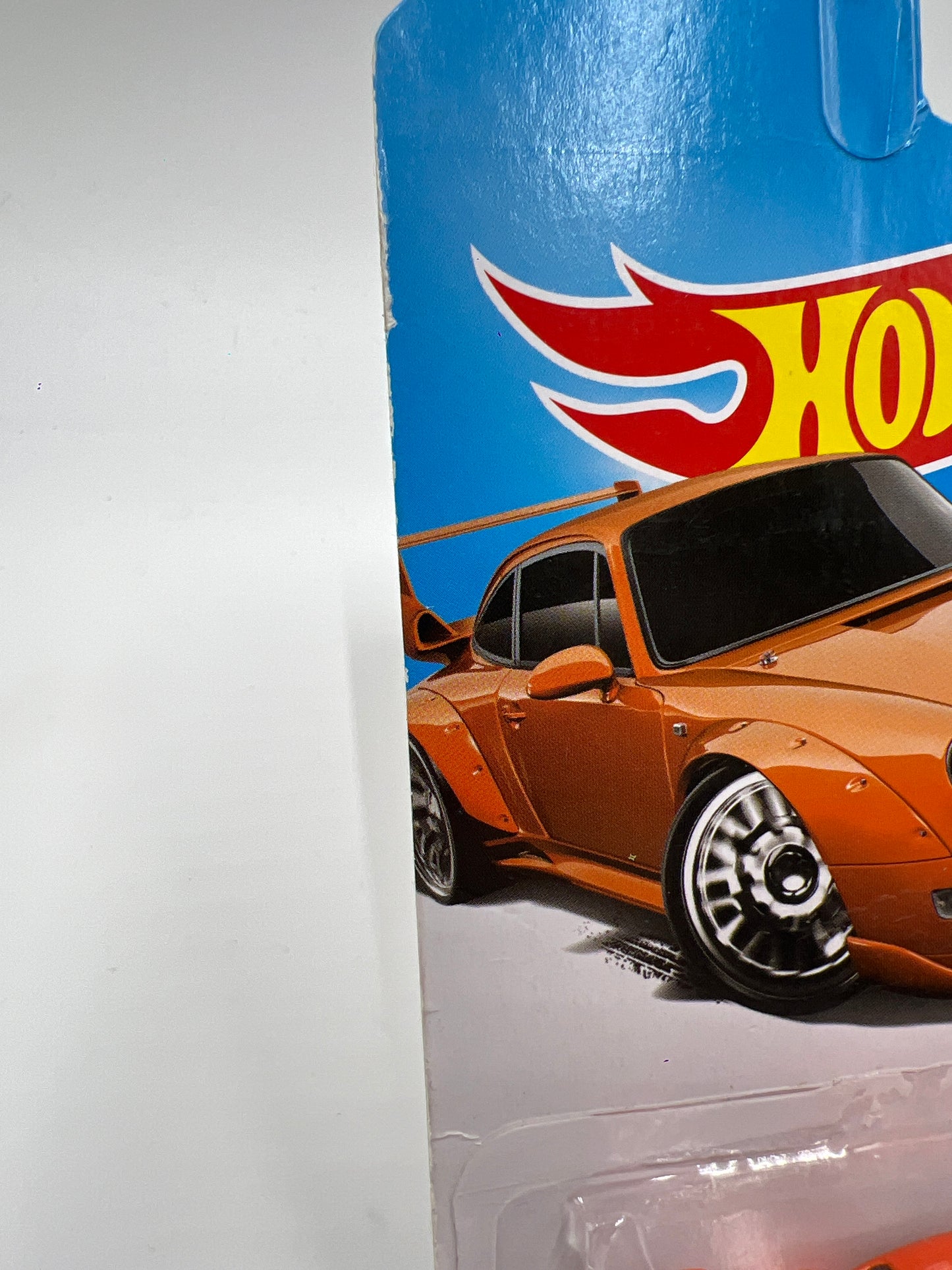 2017 Hot Wheels Factory Fresh #30 Porsche 993 GT2 Orange (Bad Card) 98A