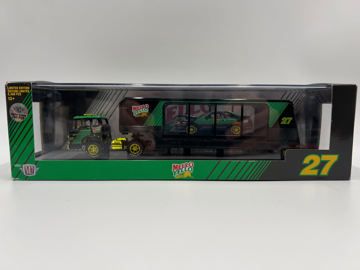 M2 Machines CHASE Mello Yello Hauler 1990 Ford C-8000 & 1987 Ford Mustang GT TW13