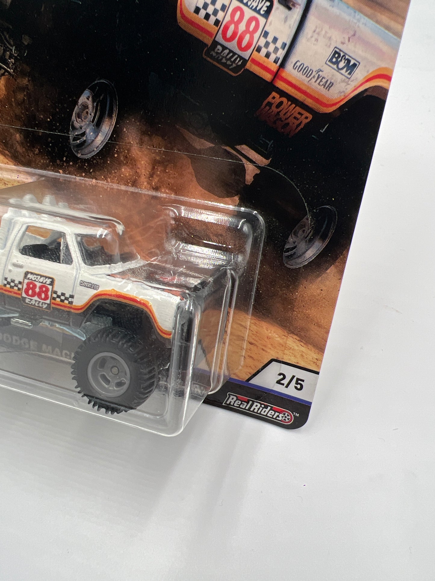 2019 Hot Wheels Desert Rally #2 80 Dodge Macho Power Wagon White 252G