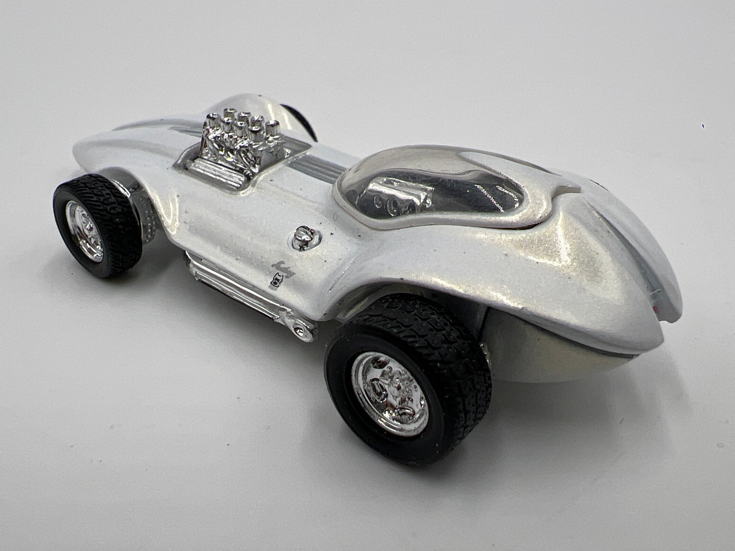 Hot Wheels Collectibles 1/64 Rod & Custom Mantaray White Loose