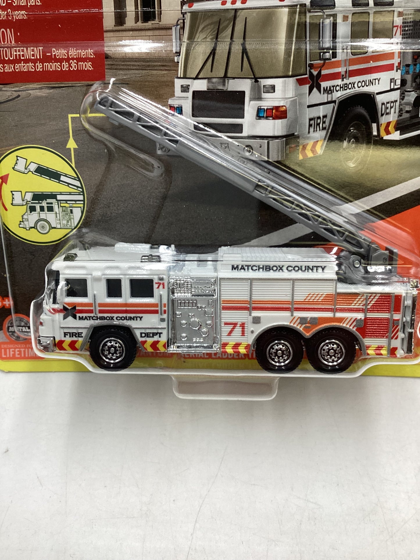 2024 Matchbox Working Rigs Pierce Quantum Aerial Ladder Truck White 168Q