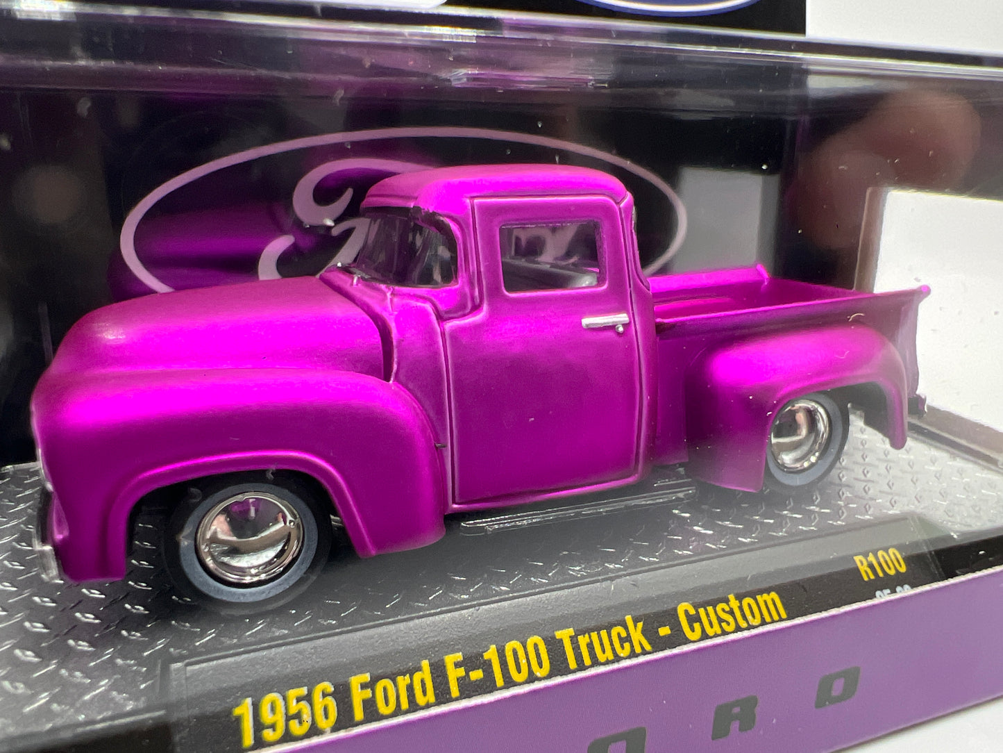2025 M2 Machines Auto-Thentics 1956 Ford F-100 Truck Custom Purple R100