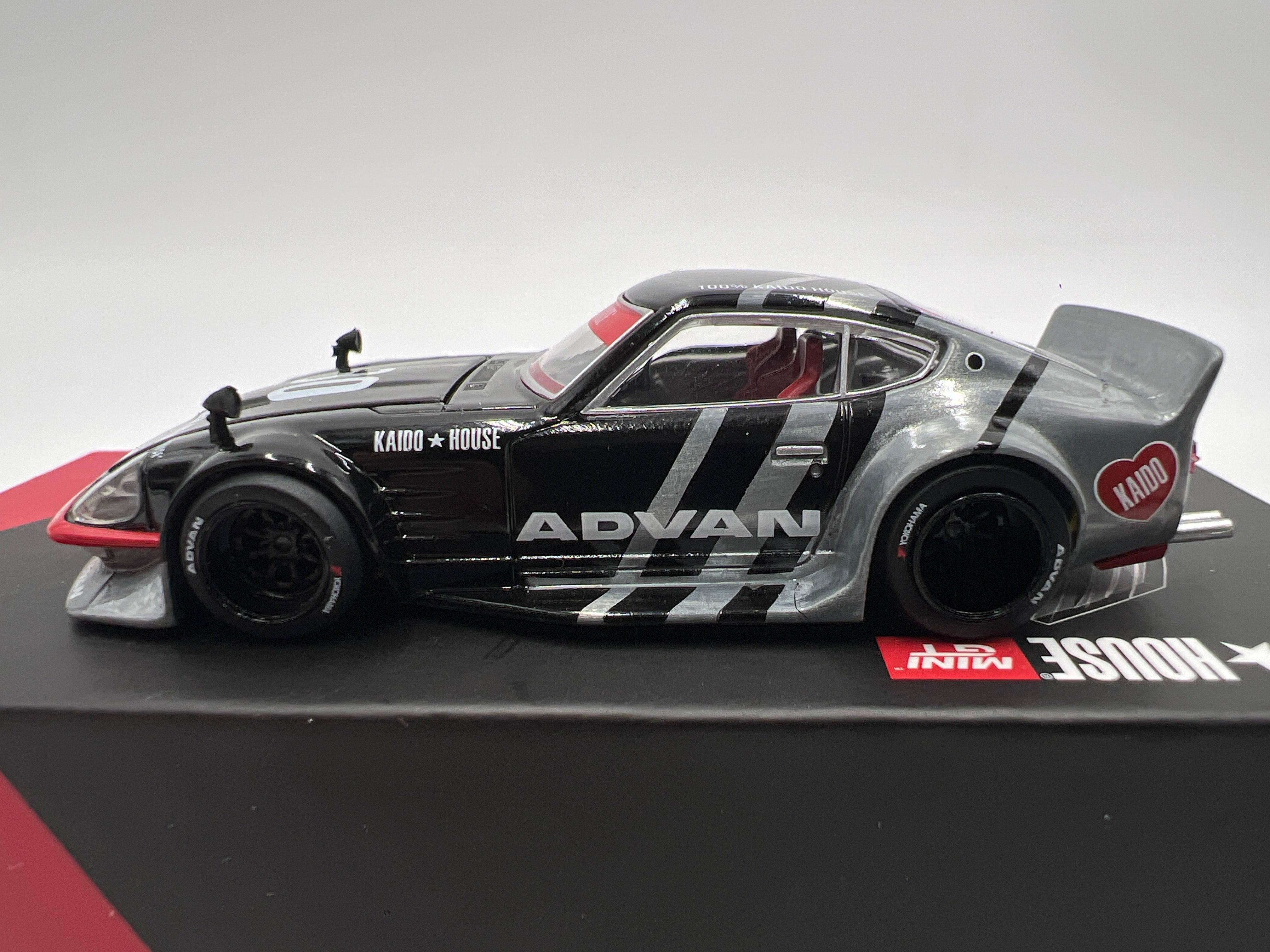 Mini GT Kaido House #172 CHASE Nissan Fairlady Z Kaido GT Advan