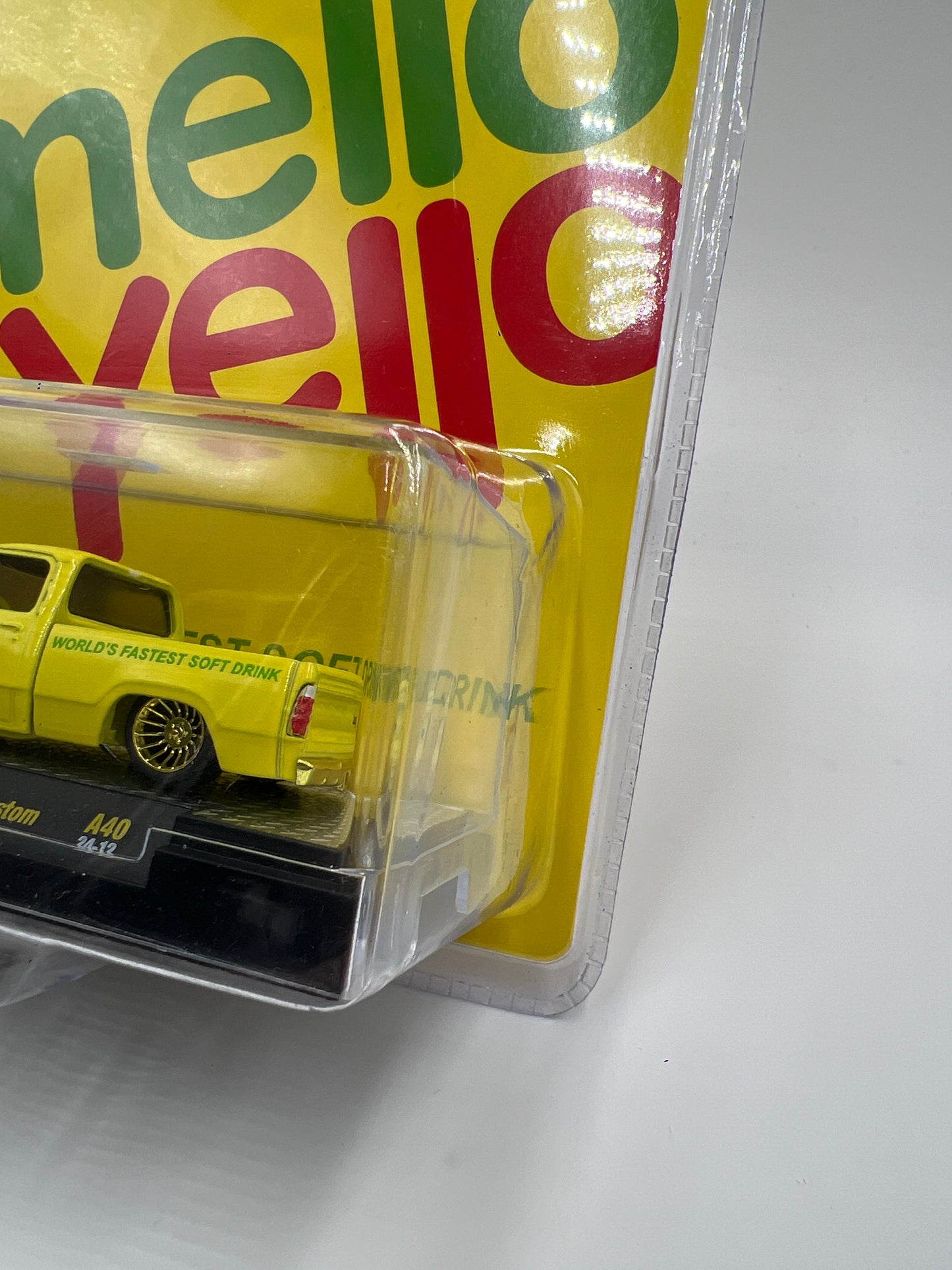 M2 Machines Hobby Exclusive Coca Cola Mello Yello CHASE 1976 Dodge Adventurer 150 Custom Yellow A40