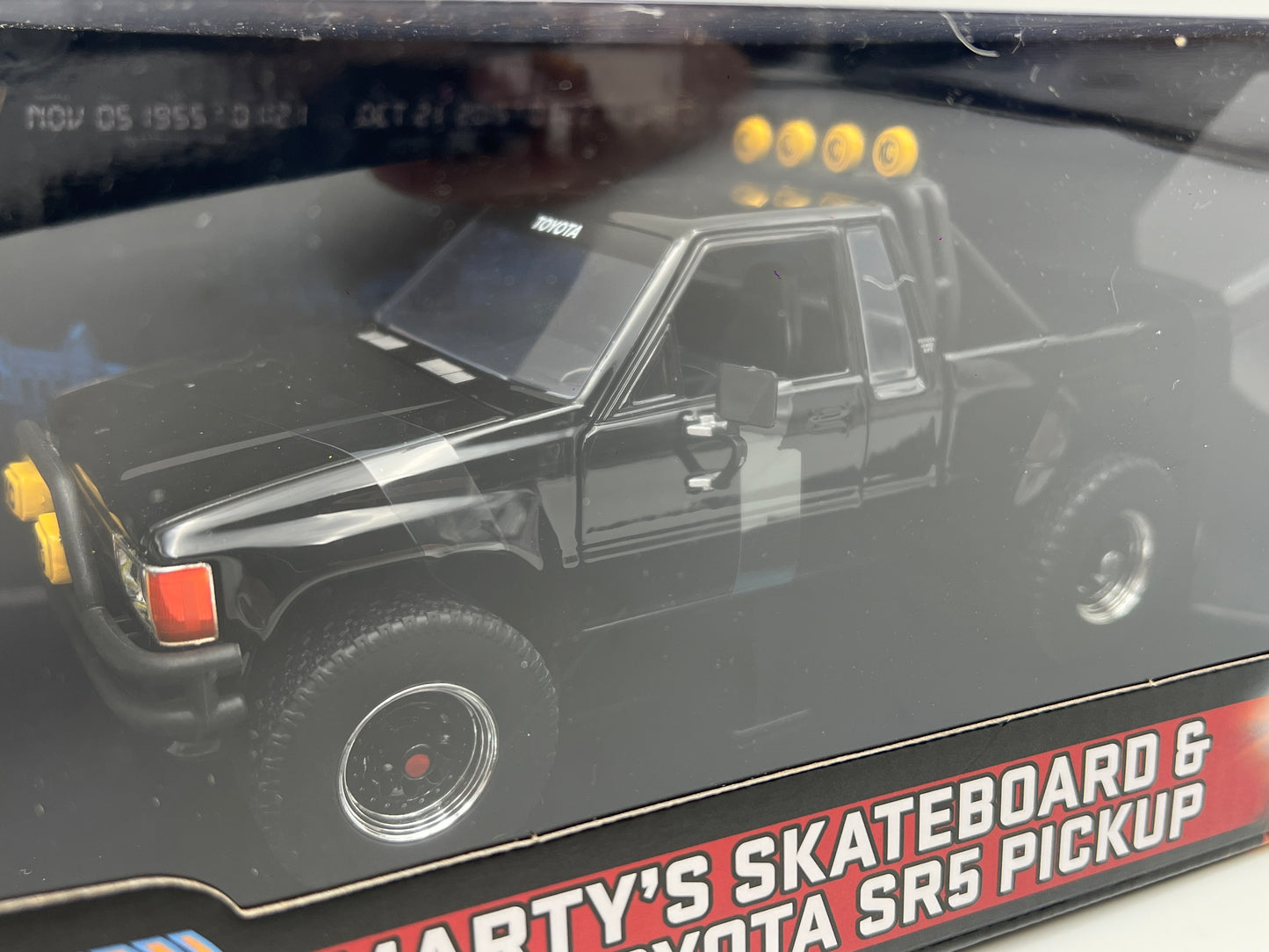 Jada 1/24 Scale Back To The Future 1985 Toyota SR5 Pickup Black & Martys Skateboard