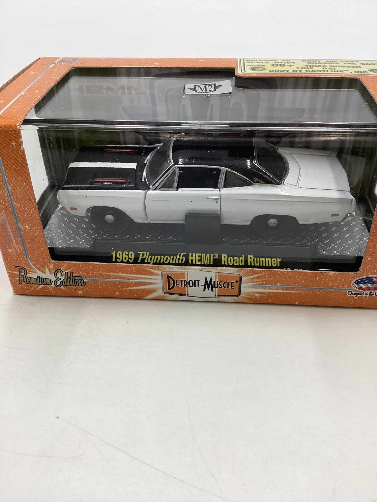 M2 Machines Detriot Muscle 10-03 1969 Plymouth Hemi Road Runner White
