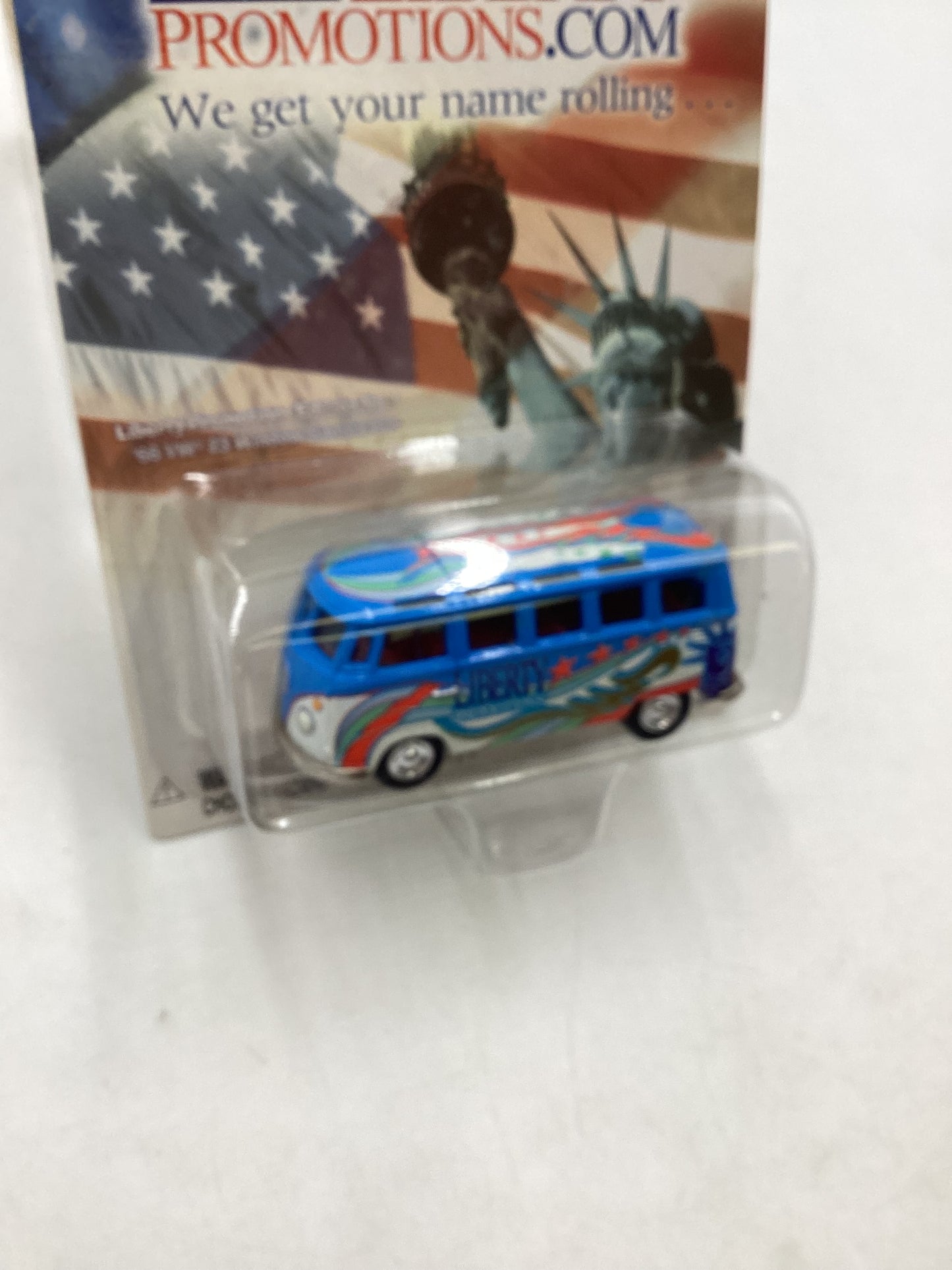 Johnny Lightning Liberty Promotion Edition No. 1 66 Volkswagen 23 Window Samba Bus with protector