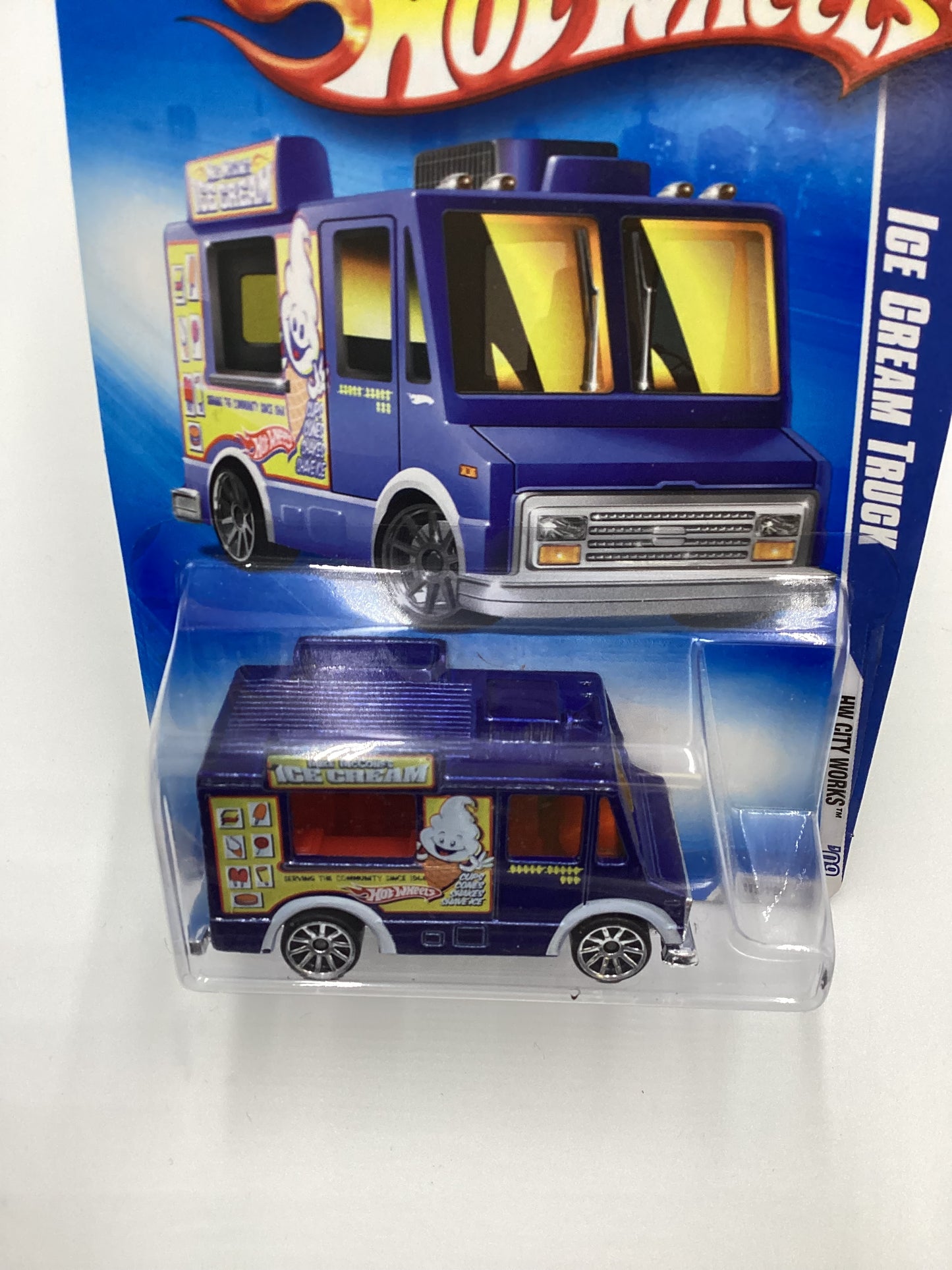 2009 Hot wheels #113 Ice Cream Truck Blue GG2