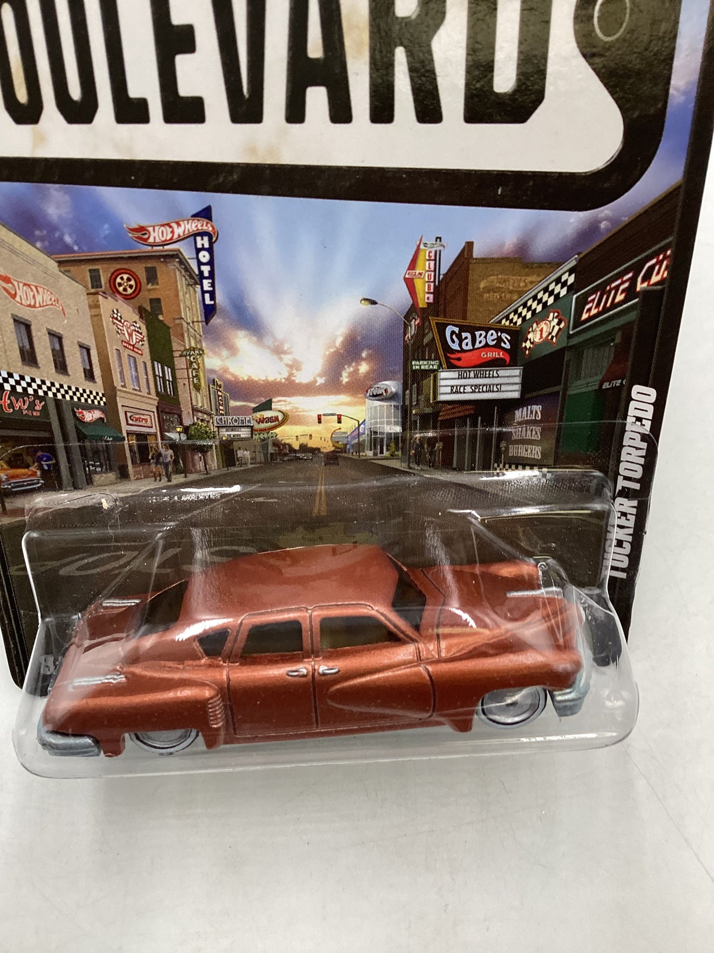 Hot Wheels Boulevard Ahead of its Time Tucker Torpedo 243A