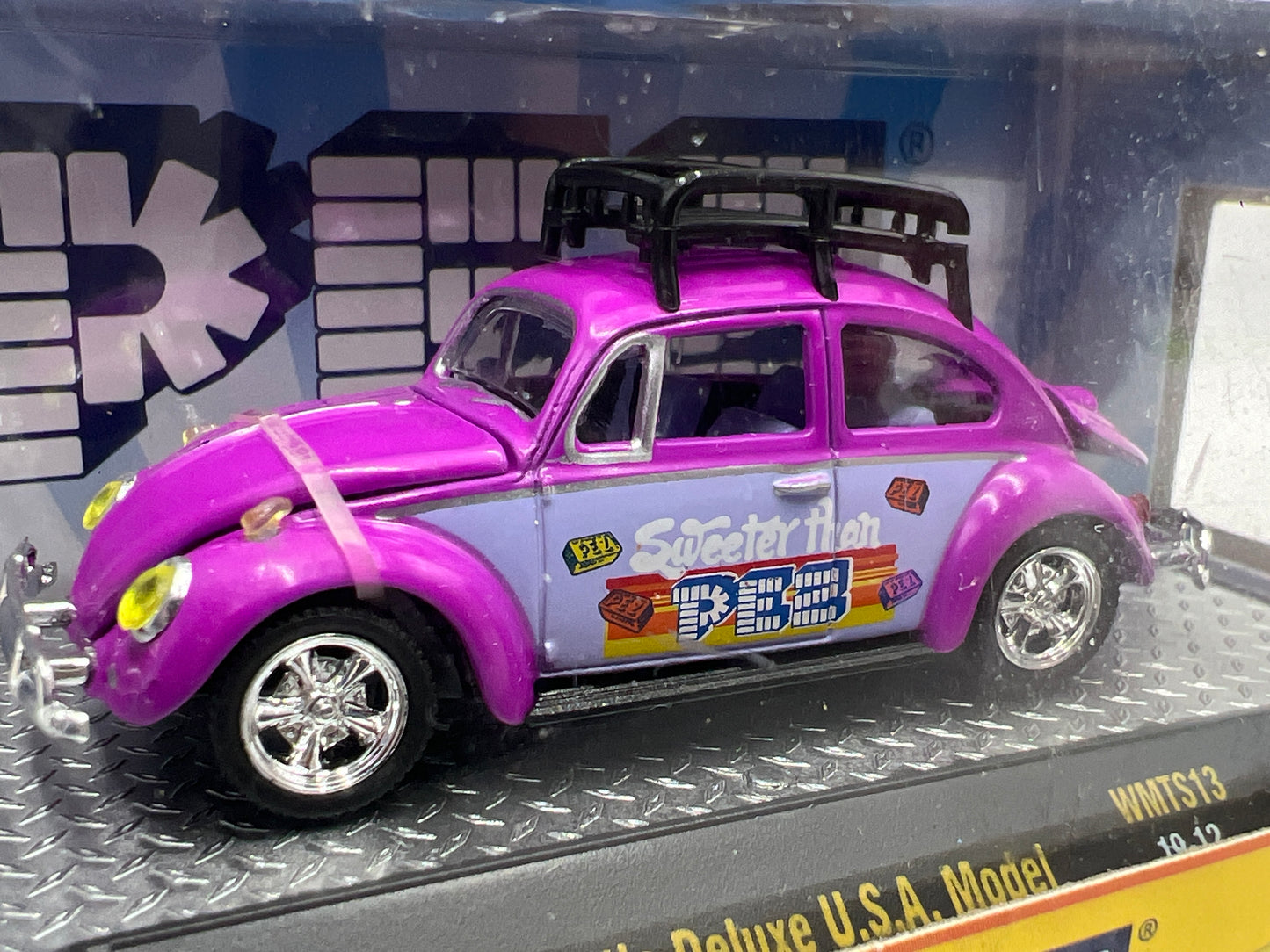 M2 Machines Walmart Exclusive Pez 1967 VW Beetle Deluxe USA Model Purple WMTS13