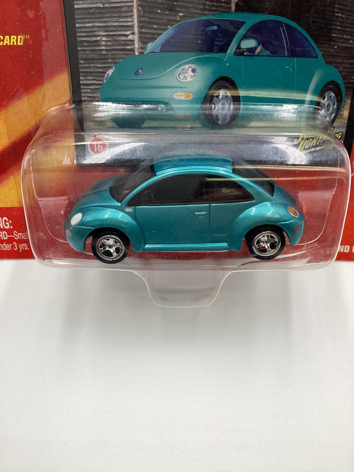 Johnny Lightning Volkswagen 2001 Volkswagen New Beetle 218B